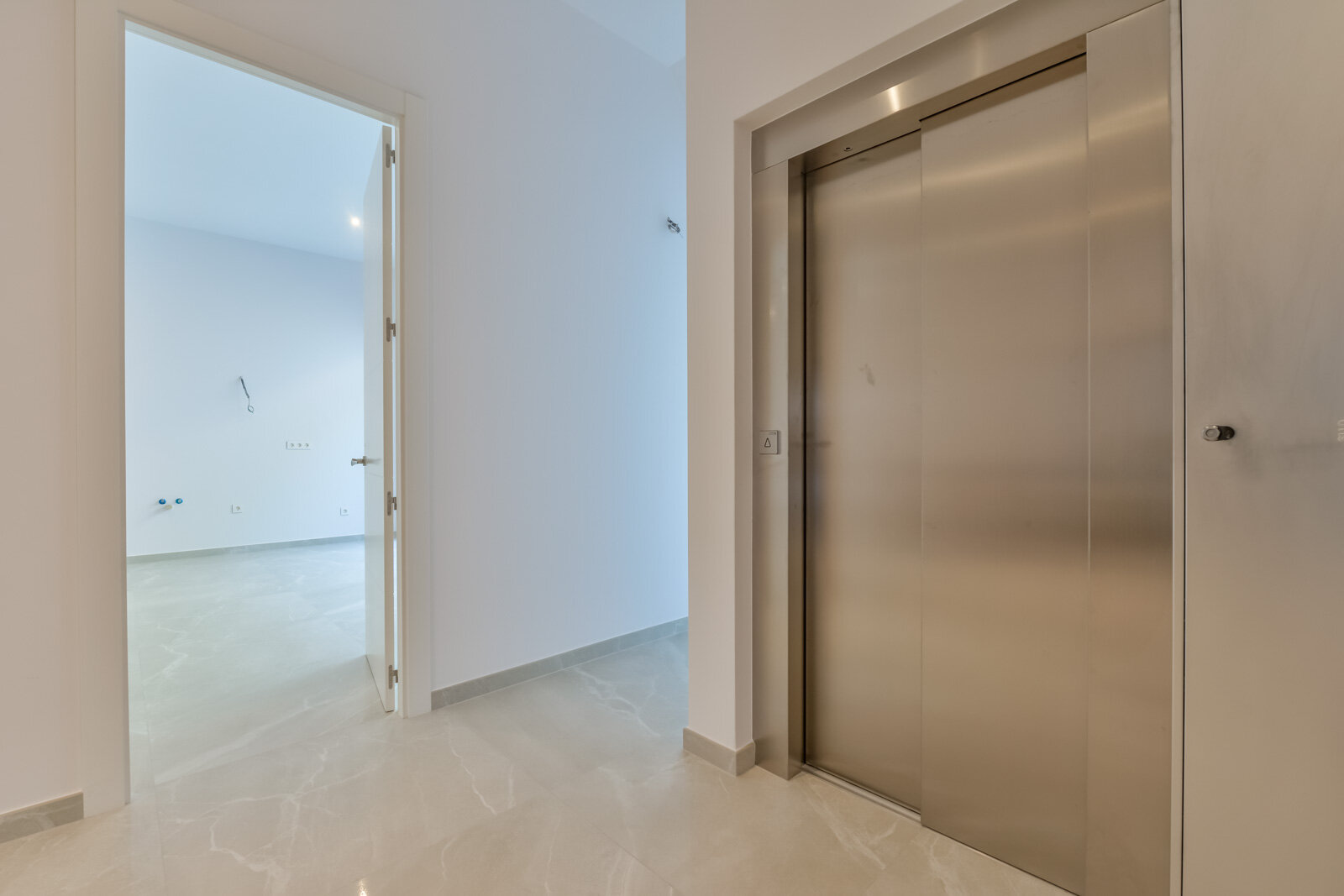 8-Bedroom Villa in Finestrat - Image 11
