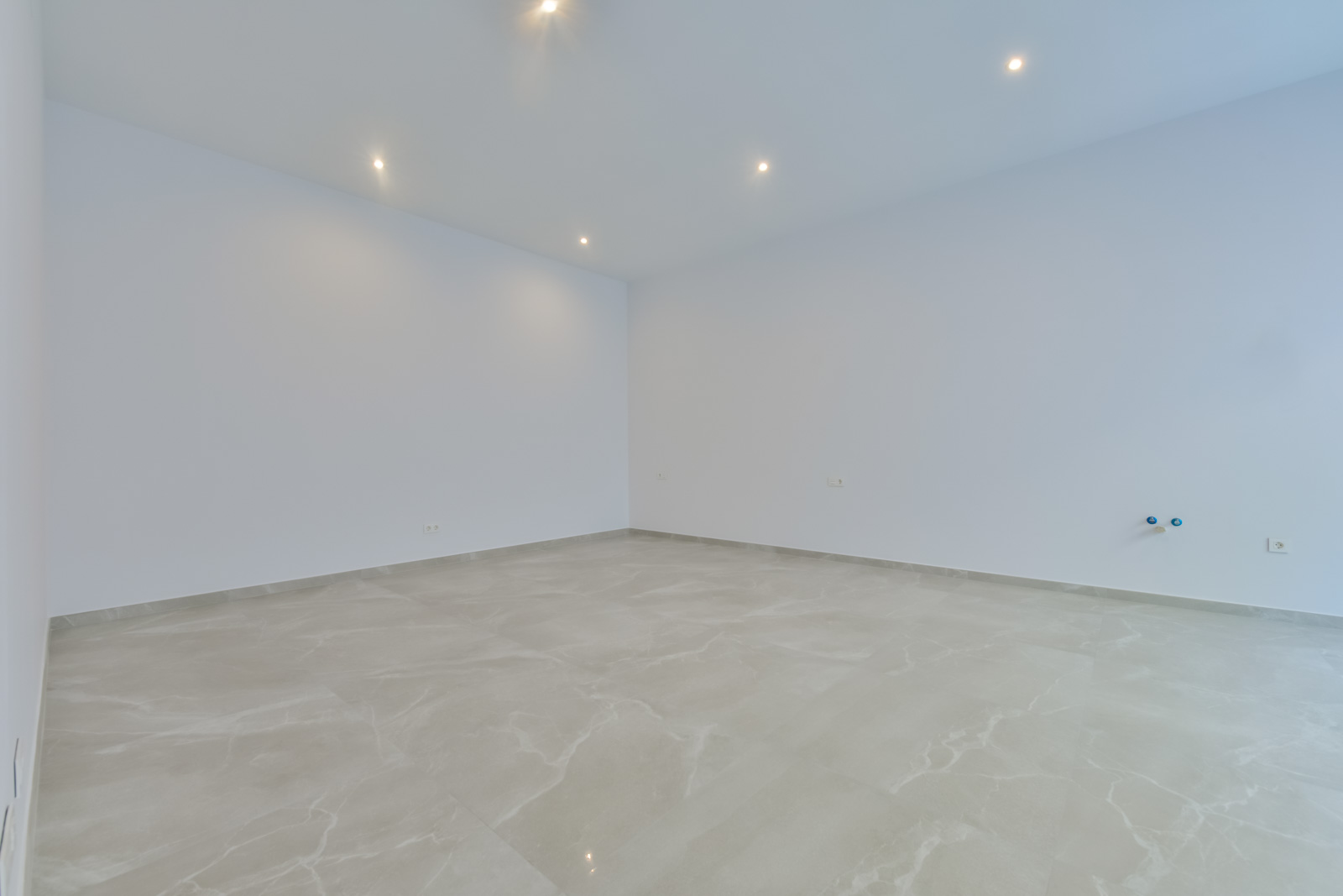 8-Bedroom Villa in Finestrat - Image 14