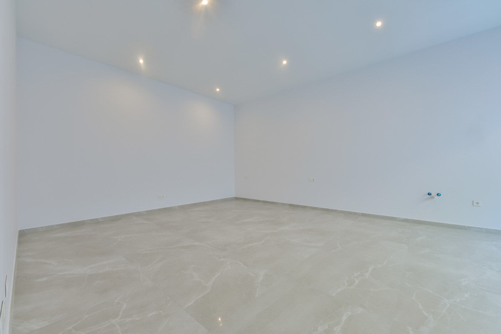 8-Bedroom Villa in Finestrat - Image 14
