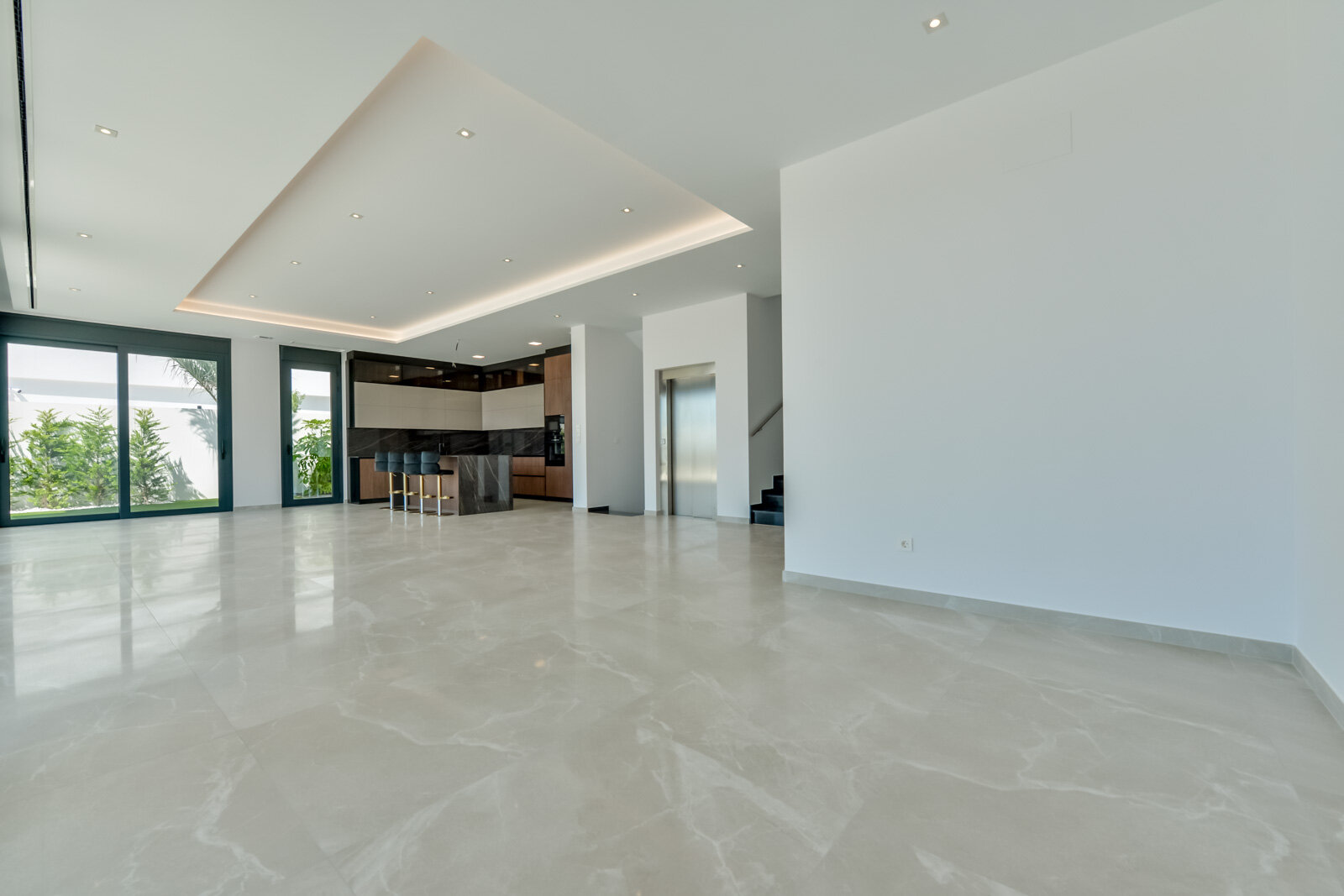 8-Bedroom Villa in Finestrat - Image 25