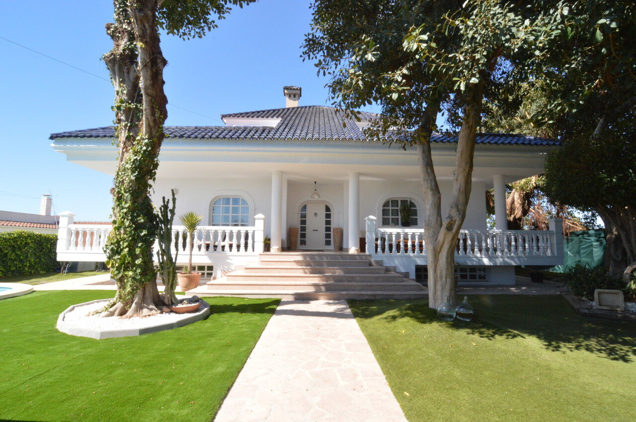 4-Bedroom Villa in Torrevieja - Image 19