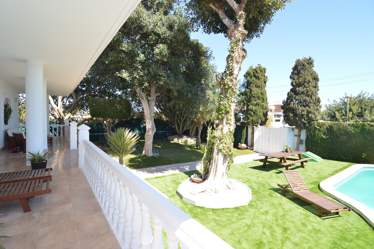 4-Bedroom Villa in Torrevieja - Image 3