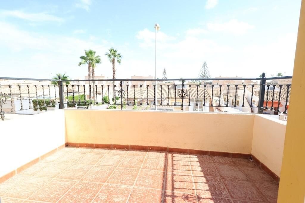2-Bedroom House in Playa Flamenca, Orihuela Costa - Image 18