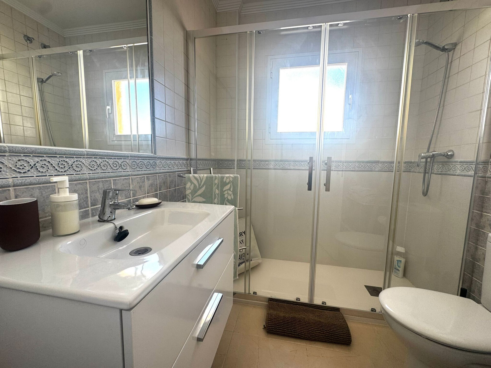 3-Bedroom Villa in Los Alcázares - Image 11