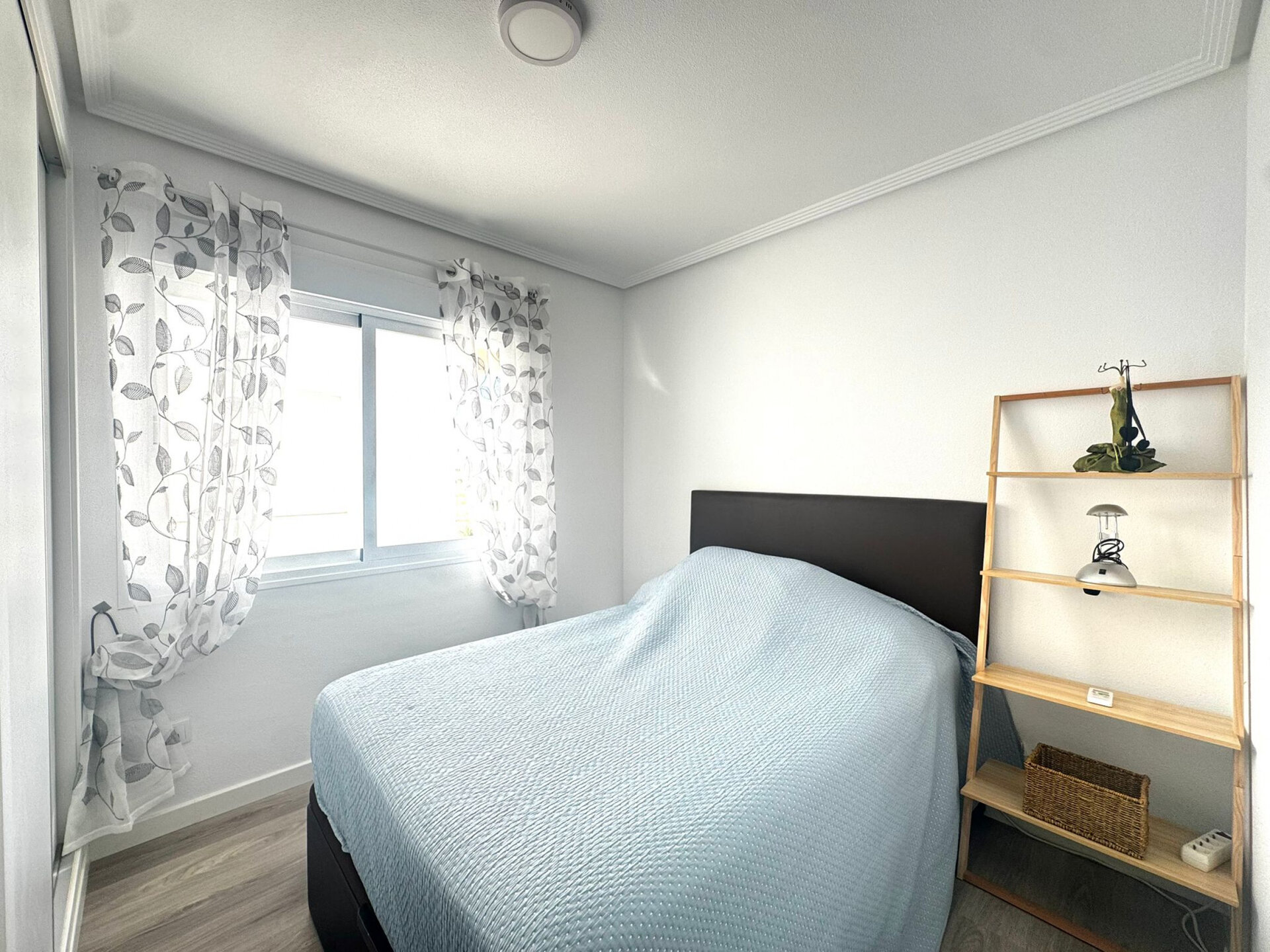 3-Bedroom Villa in Los Alcázares - Image 12