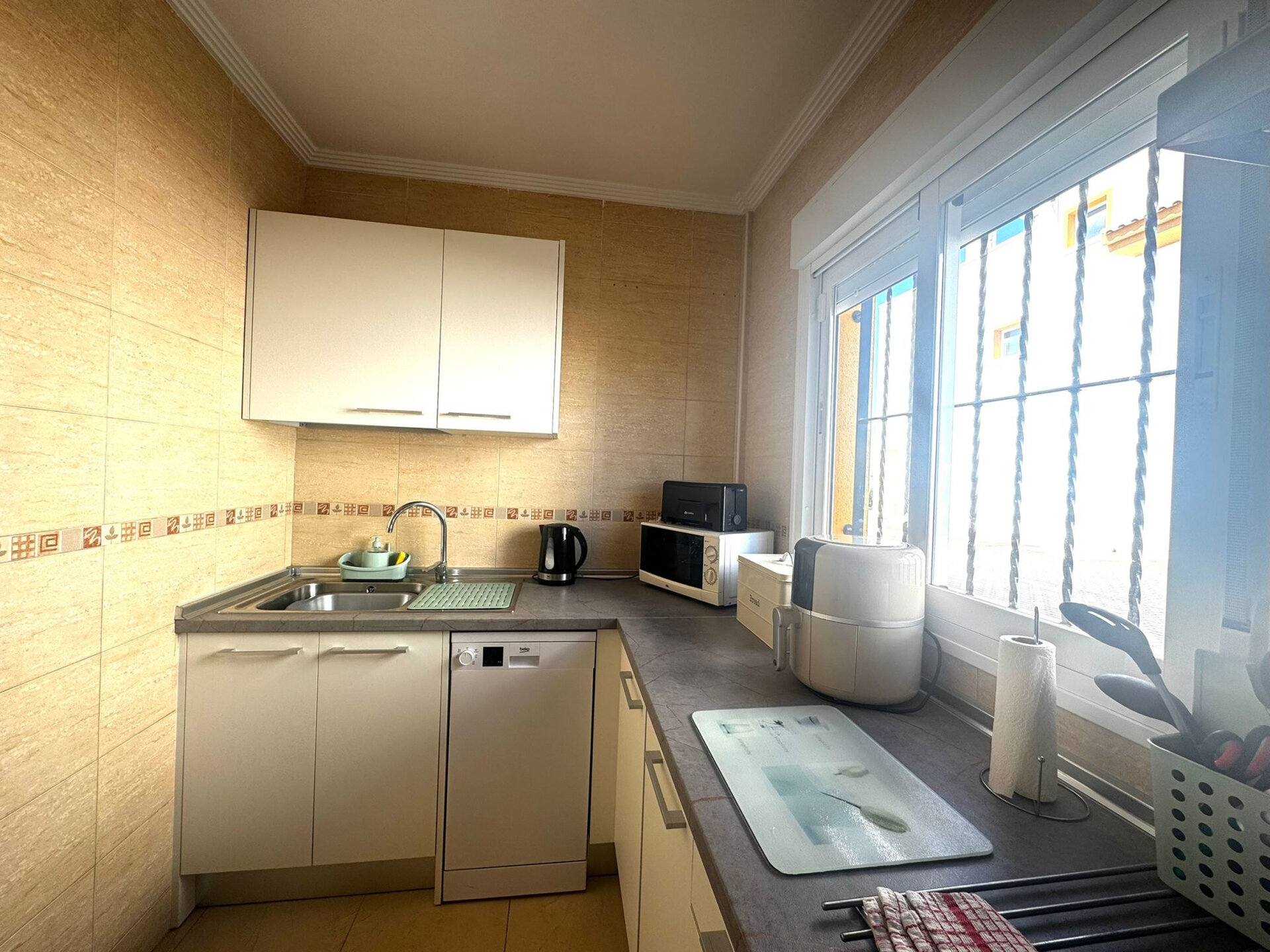 3-Bedroom Villa in Los Alcázares - Image 3