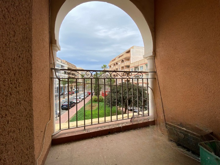 5-Bedroom Apartment in Torrevieja - Image 2