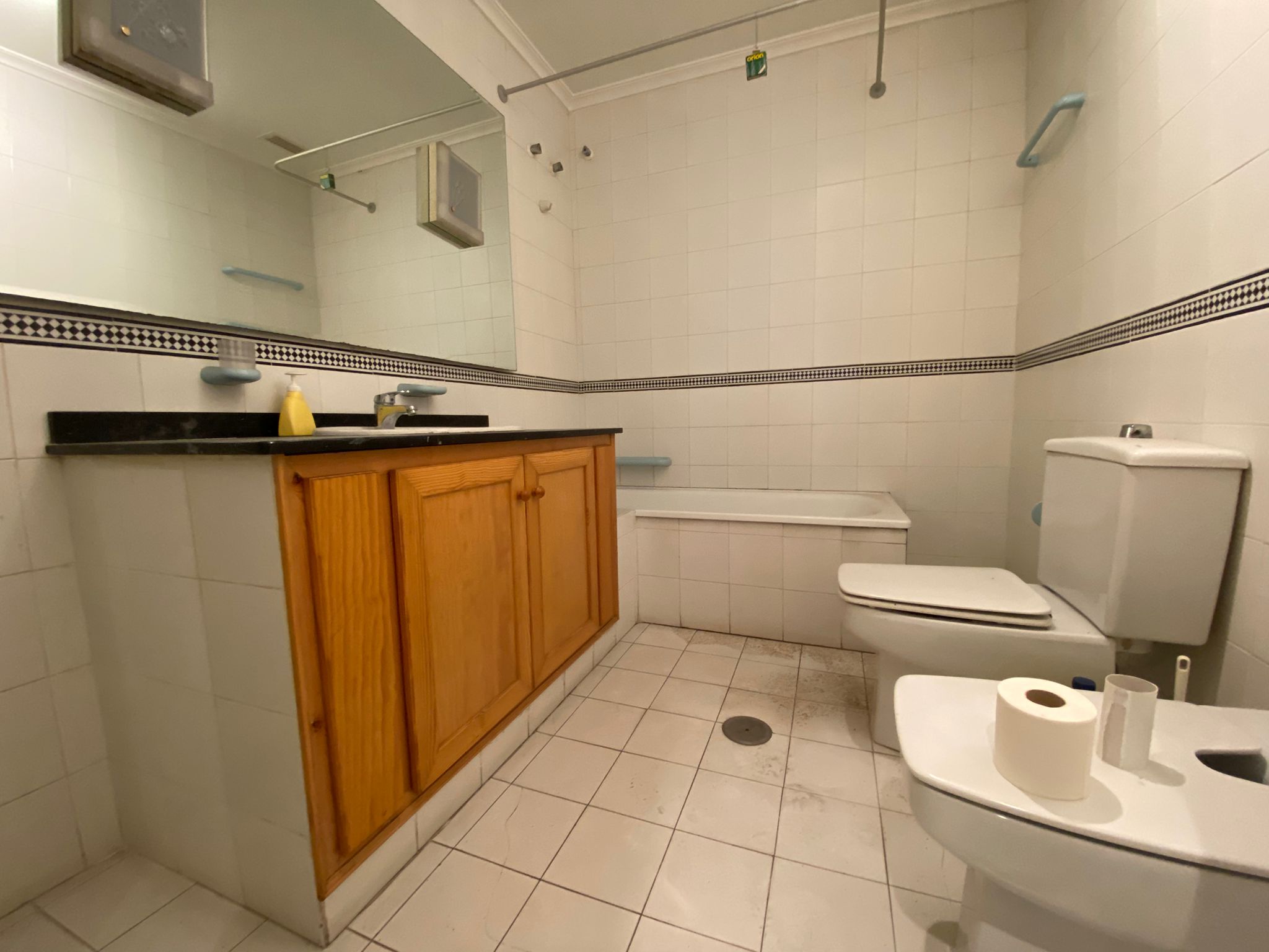 5-Bedroom Apartment in Torrevieja - Image 9