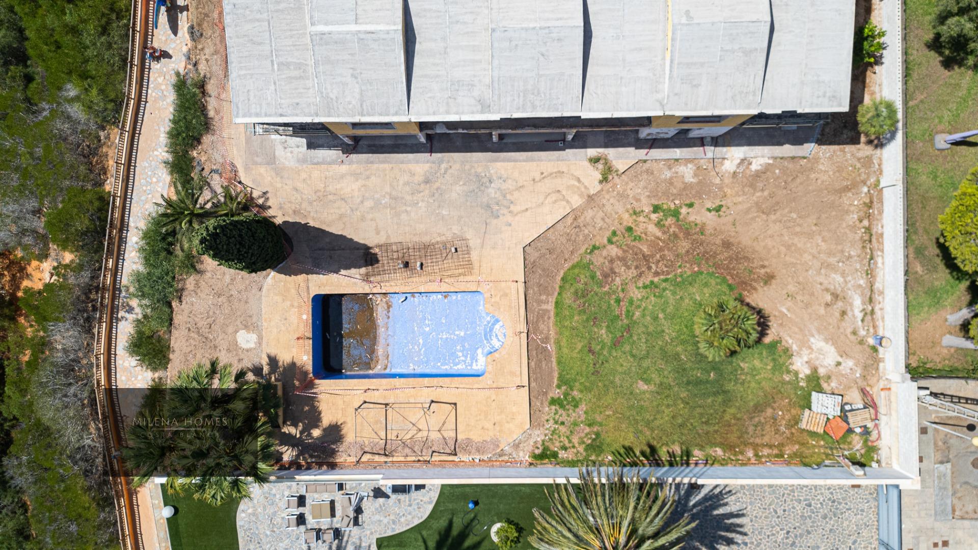 8-Bedroom Villa in Cabo Roig - Image 13