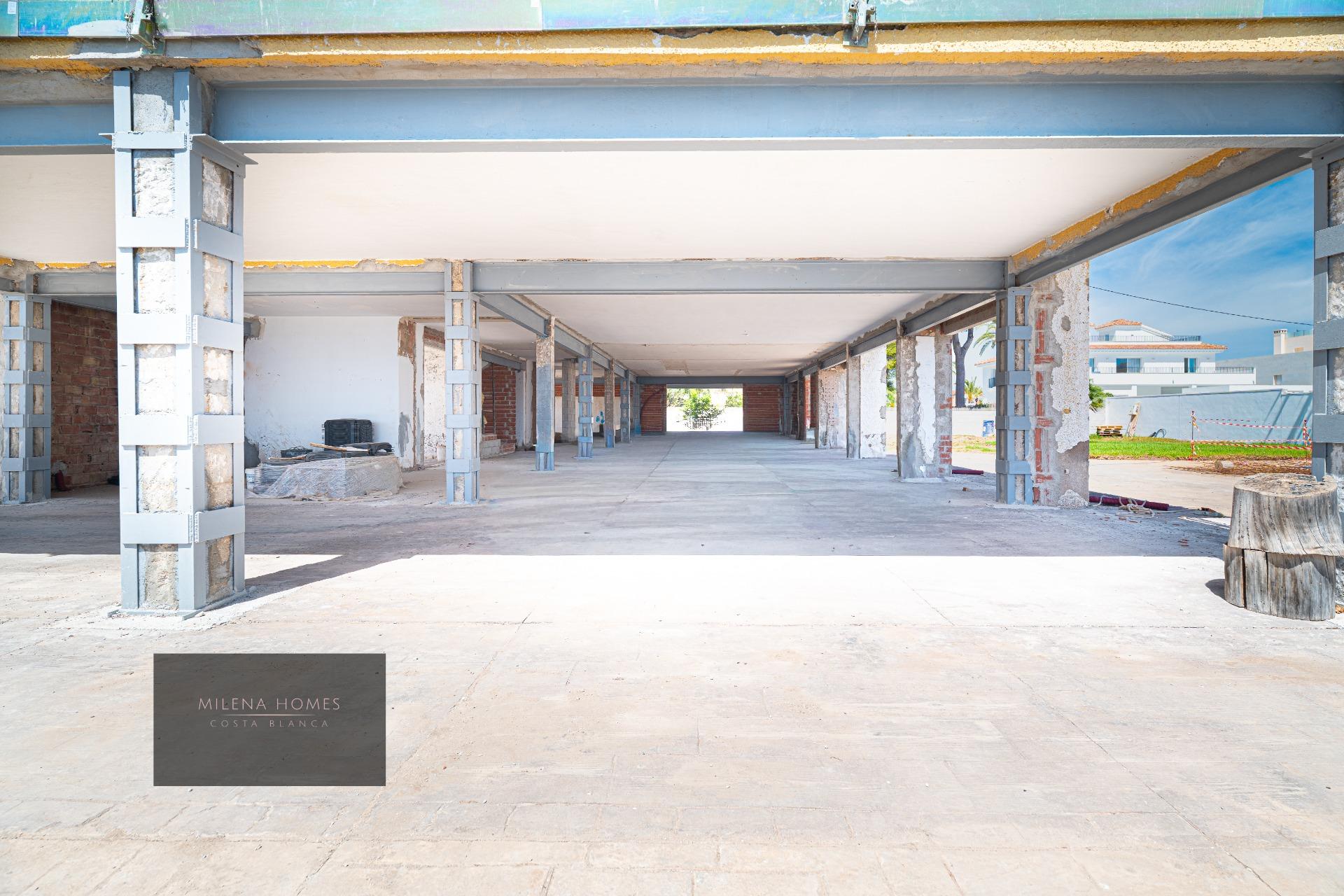 8-Bedroom Villa in Cabo Roig - Image 16