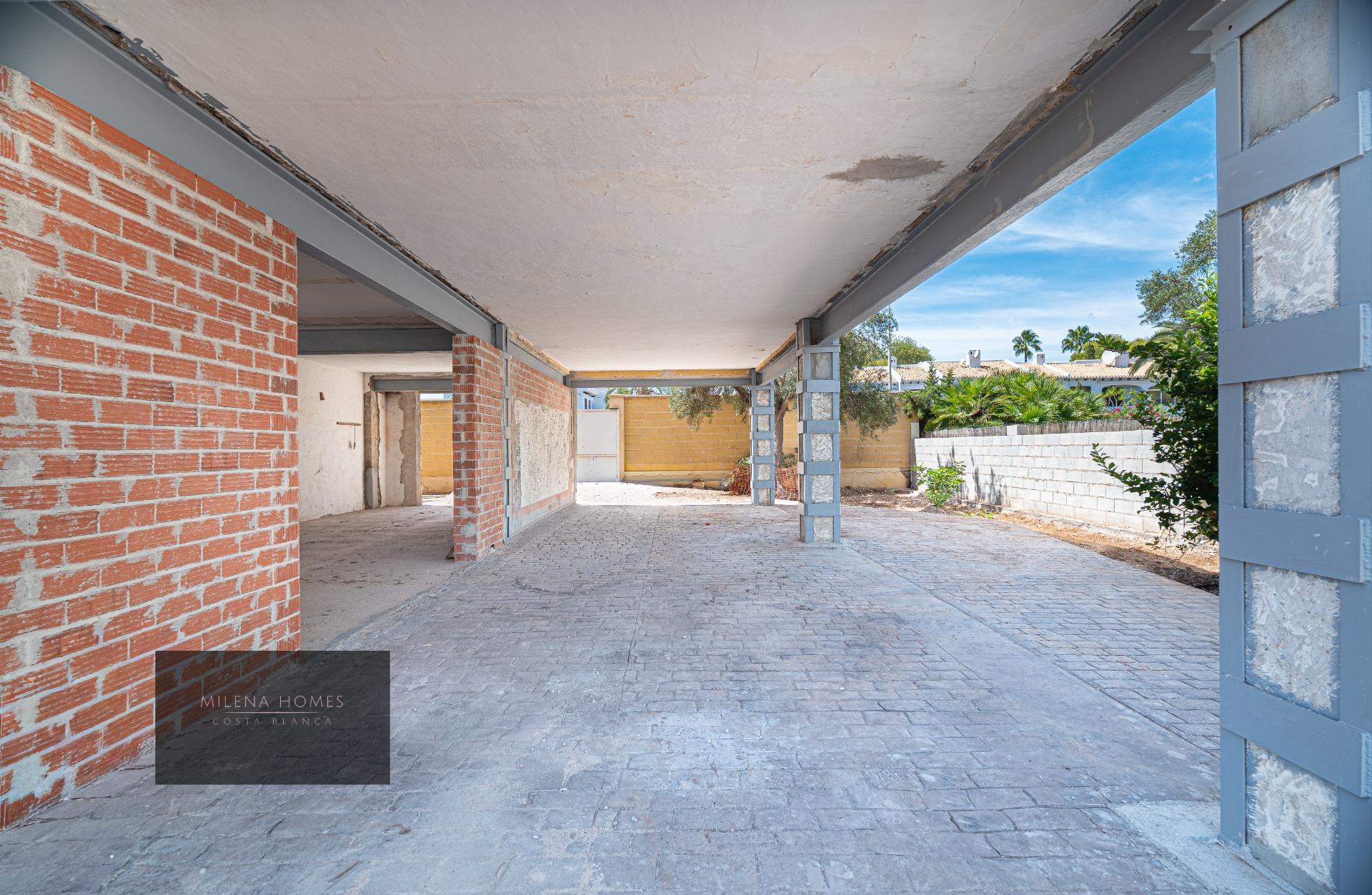 8-Bedroom Villa in Cabo Roig - Image 19