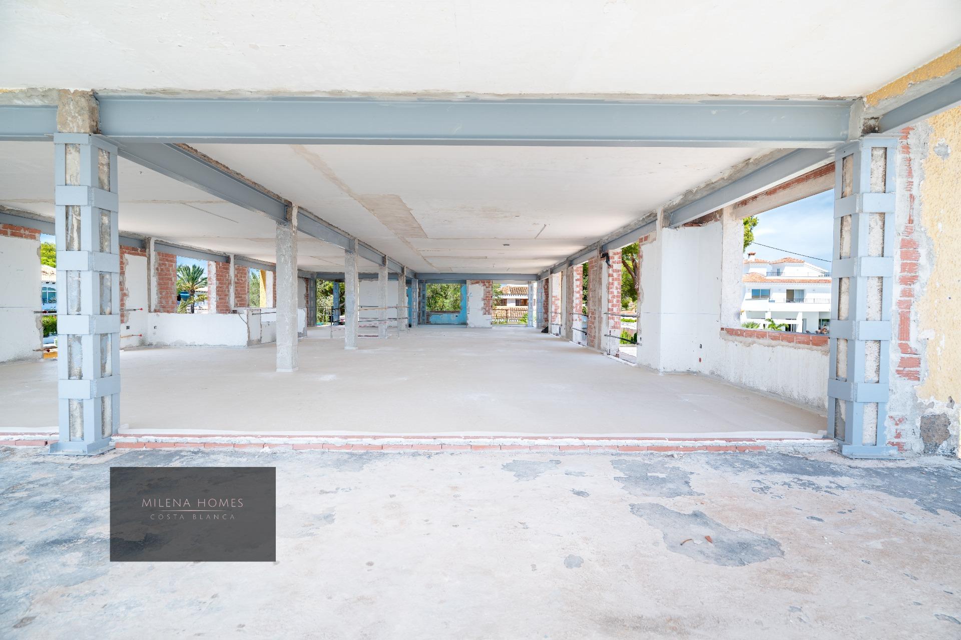 8-Bedroom Villa in Cabo Roig - Image 21