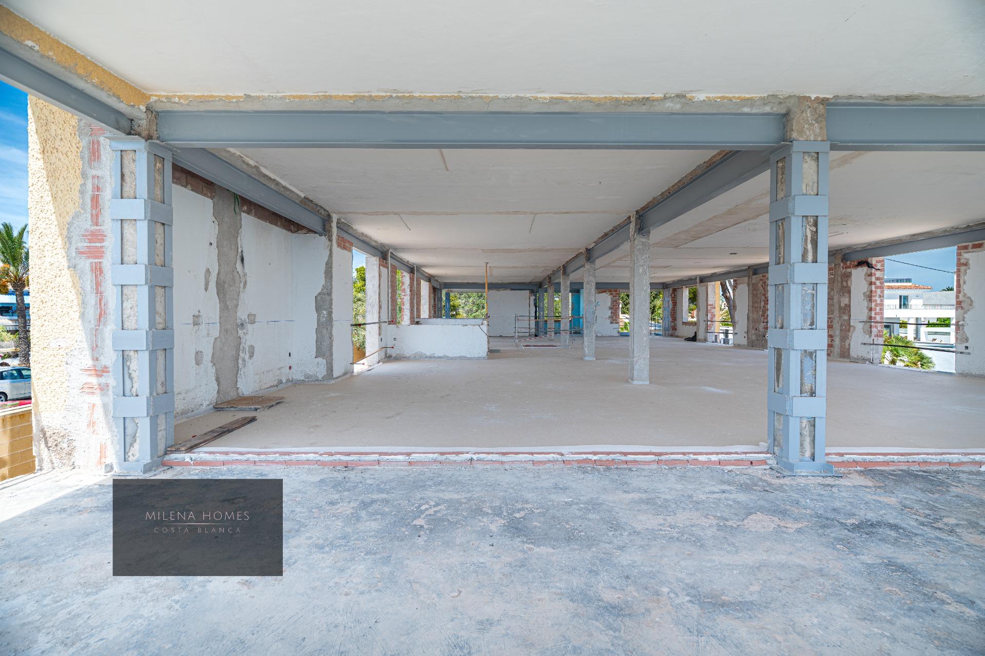 8-Bedroom Villa in Cabo Roig - Image 23