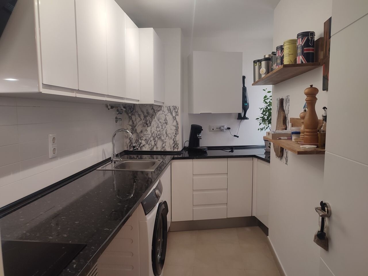 2-Bedroom Apartment in Sucina, Sucina - Image 2