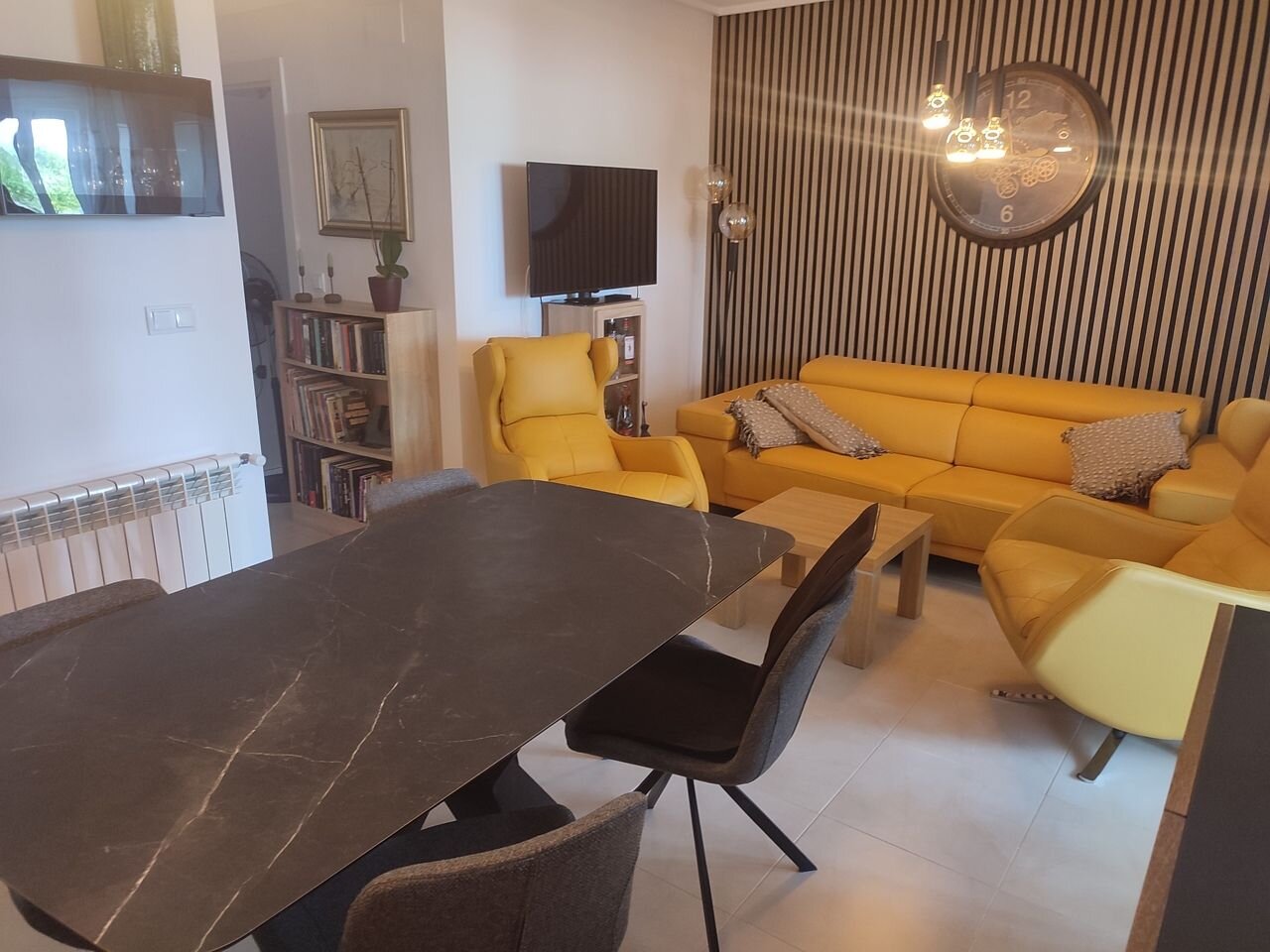 2-Bedroom Apartment in Sucina, Sucina - Image 9
