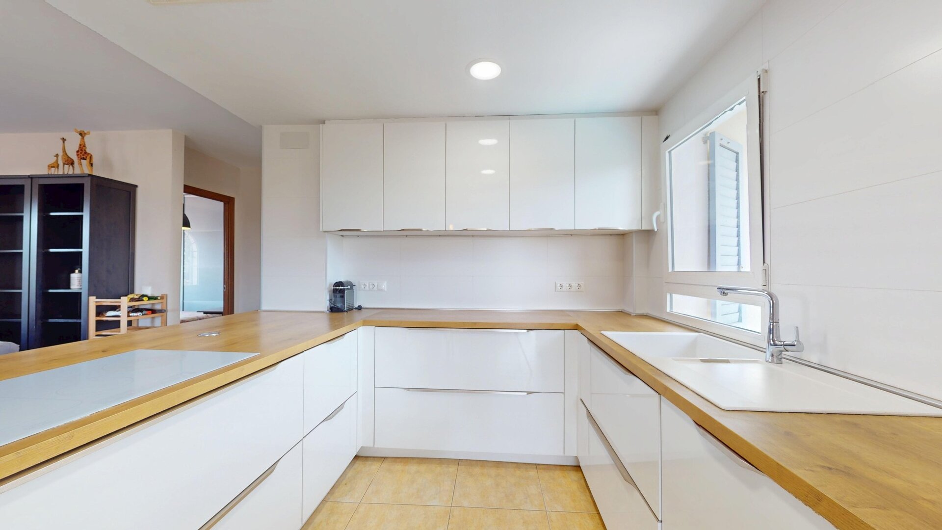 5-Bedroom Villa in Lomas de Cabo Roig, Orihuela Costa - Image 10