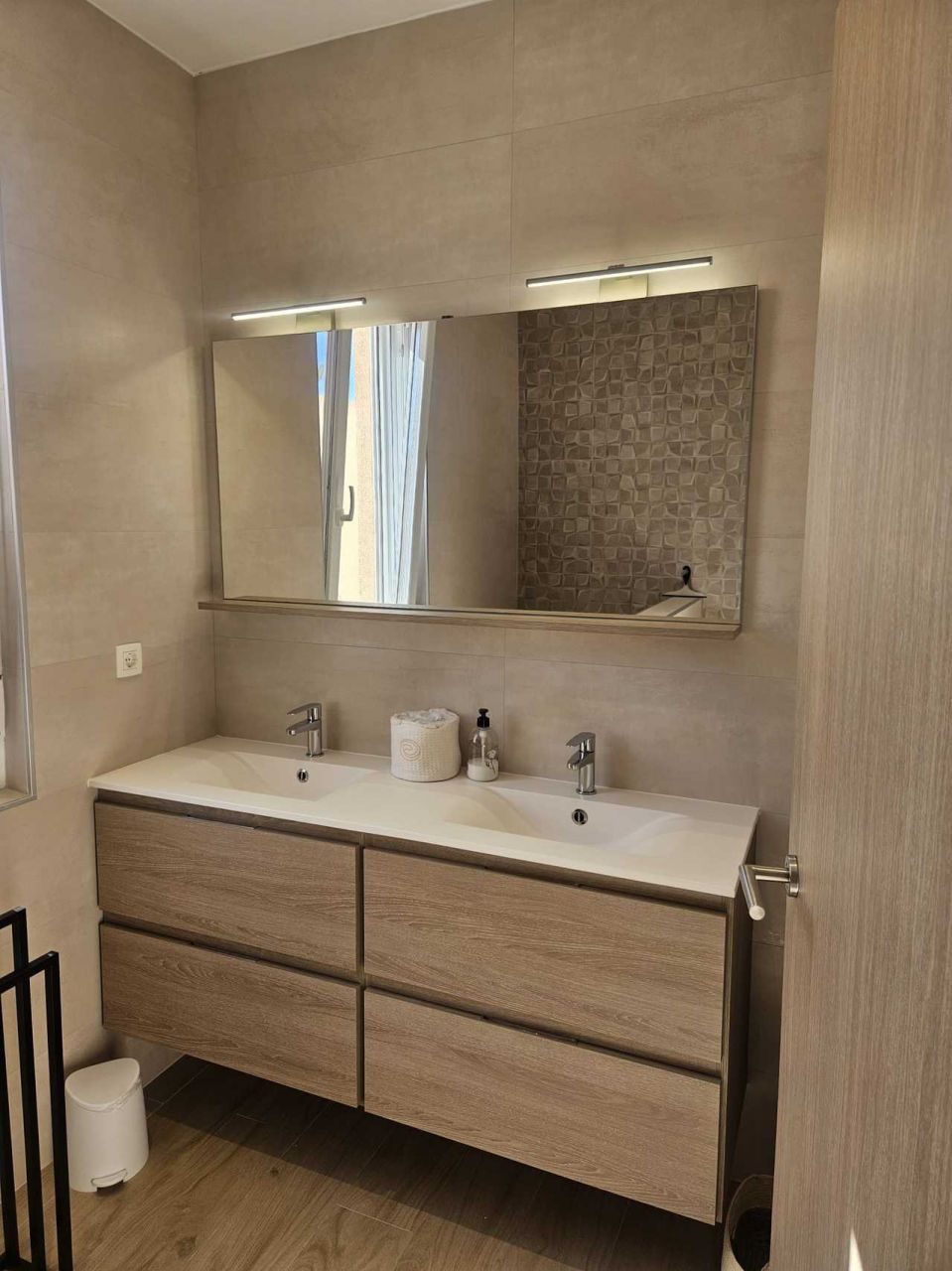 4-Bedroom Villa in La Siesta - El Salado - Torreta, Torrevieja - Image 10