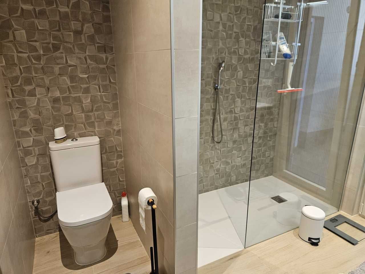 4-Bedroom Villa in La Siesta - El Salado - Torreta, Torrevieja - Image 32