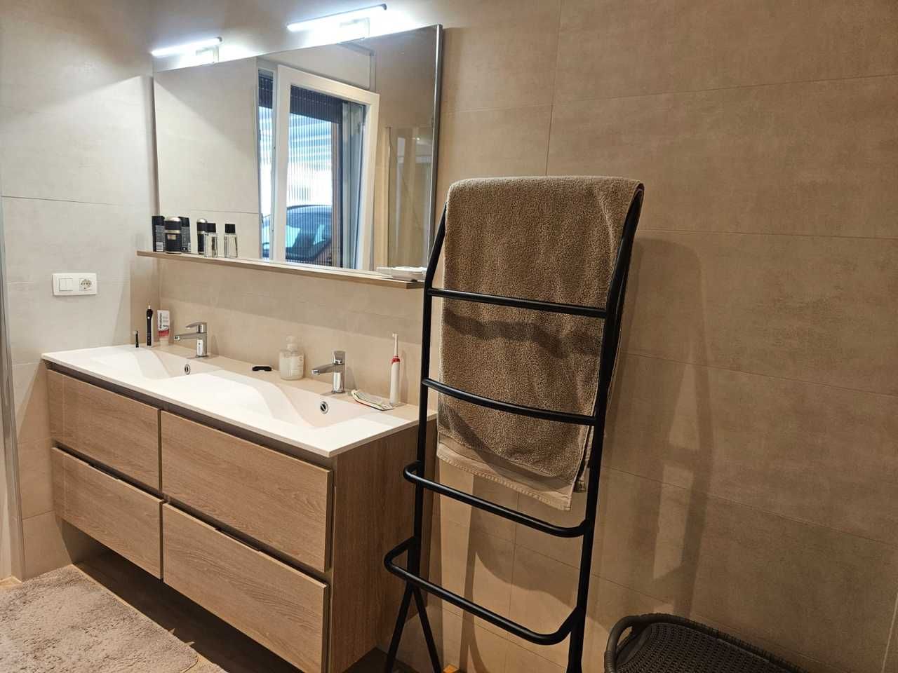 4-Bedroom Villa in La Siesta - El Salado - Torreta, Torrevieja - Image 36