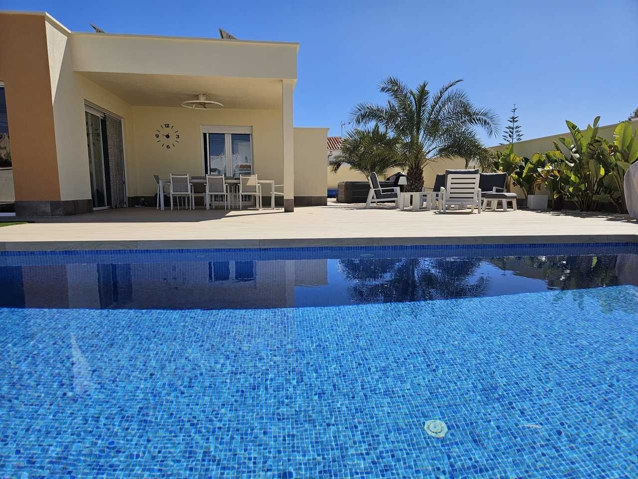 4-Bedroom Villa in La Siesta - El Salado - Torreta, Torrevieja - Image 4