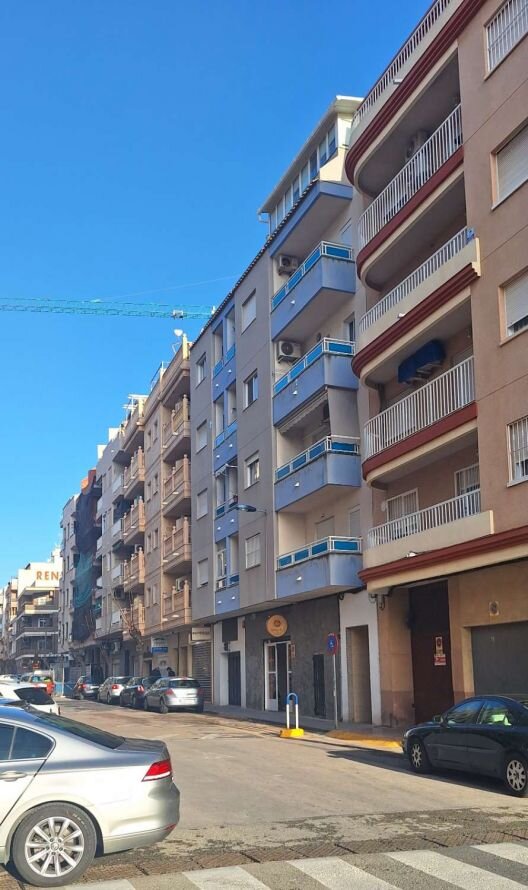 Apartment in Torrevieja - Image 2
