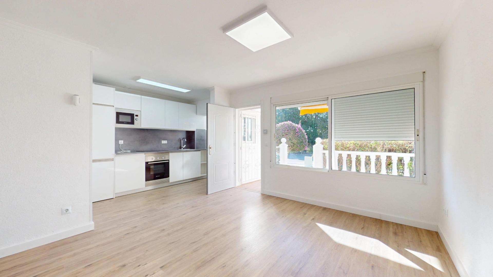 2-Bedroom Bungalow in Villamartín-las Filipinas, Orihuela Costa - Image 5