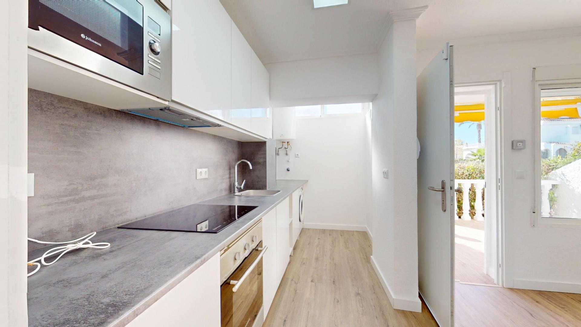 2-Bedroom Bungalow in Villamartín-las Filipinas, Orihuela Costa - Image 9