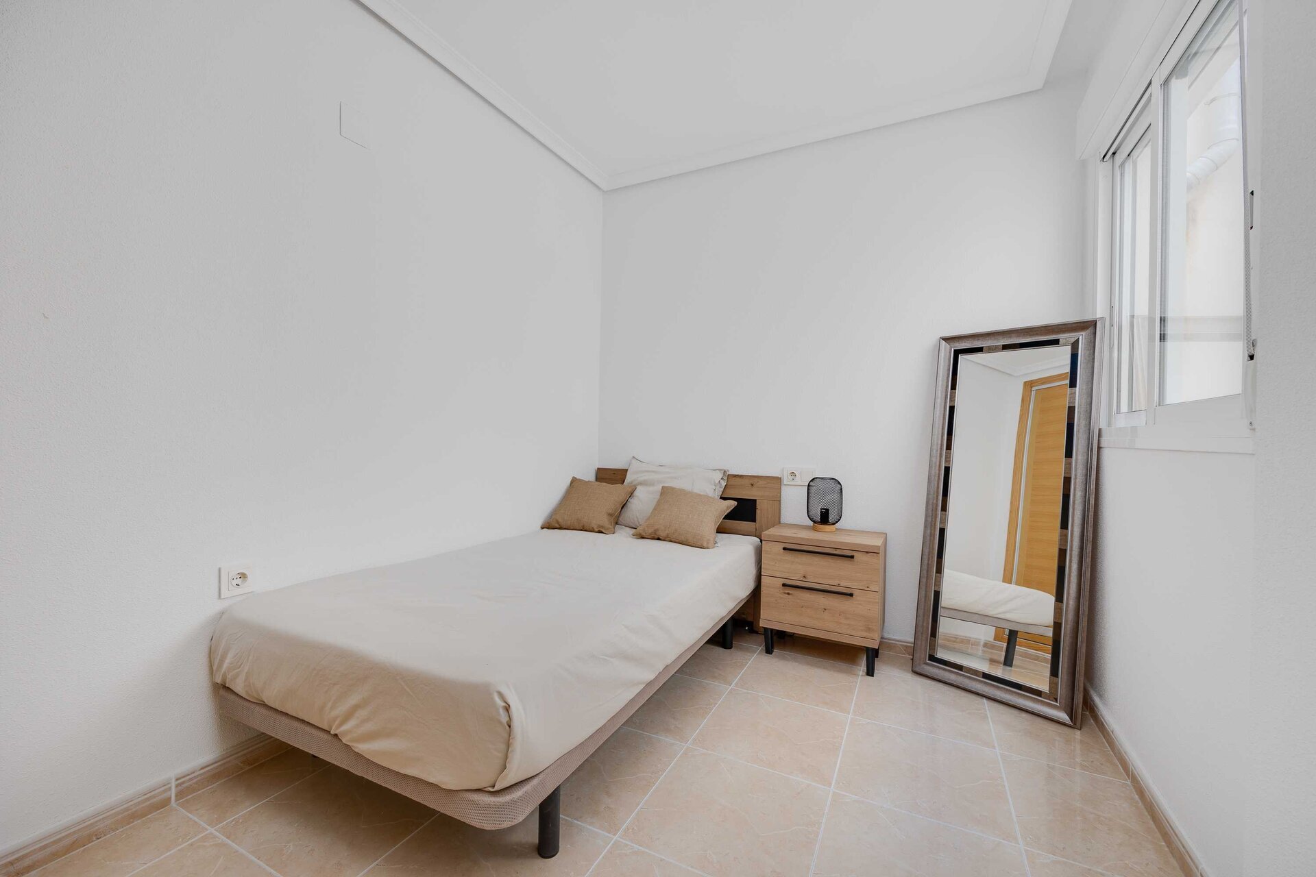 1-Bedroom Apartment in San Fulgencio - Image 15