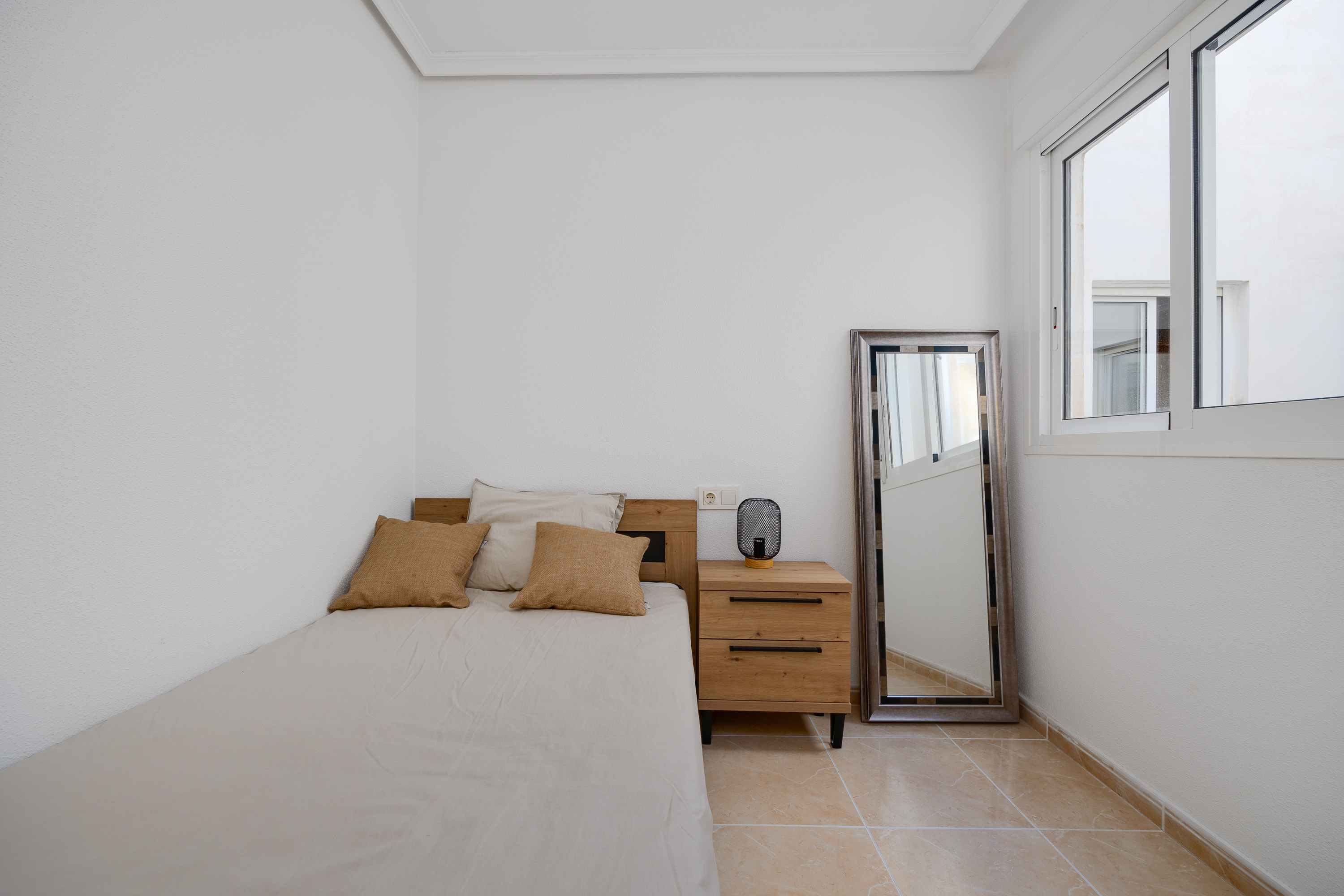 1-Bedroom Apartment in San Fulgencio - Image 16