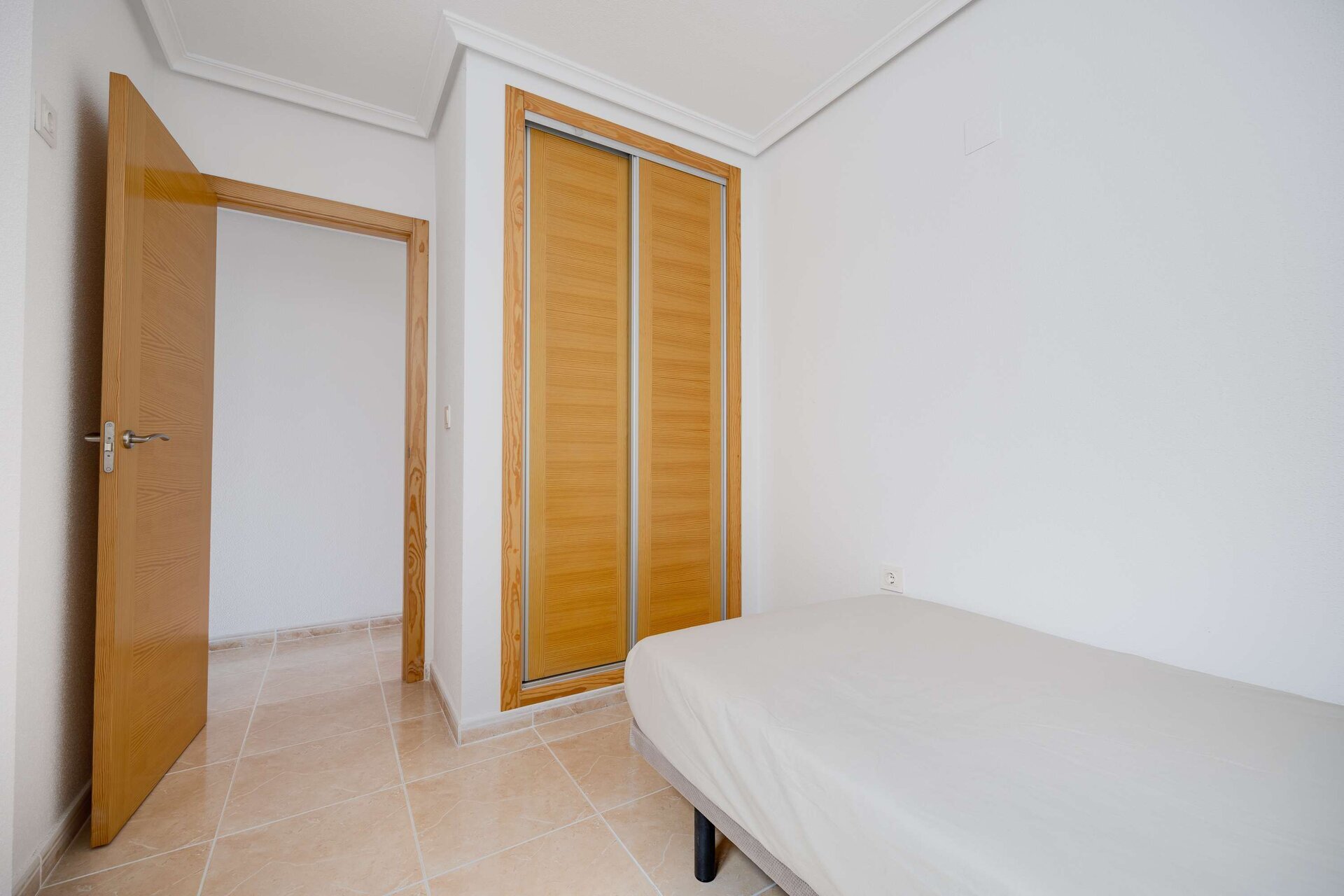 1-Bedroom Apartment in San Fulgencio - Image 17