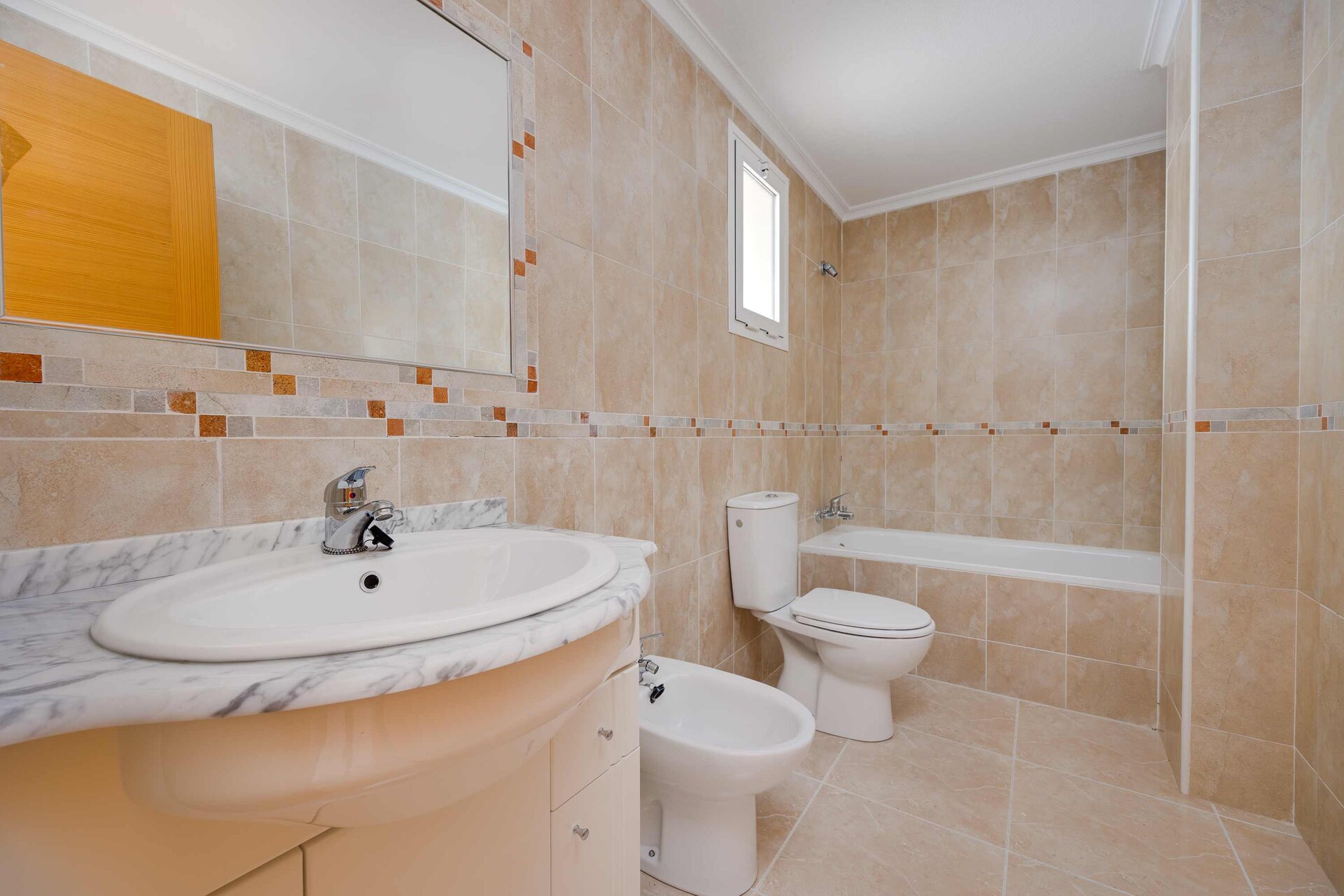 1-Bedroom Apartment in San Fulgencio - Image 18