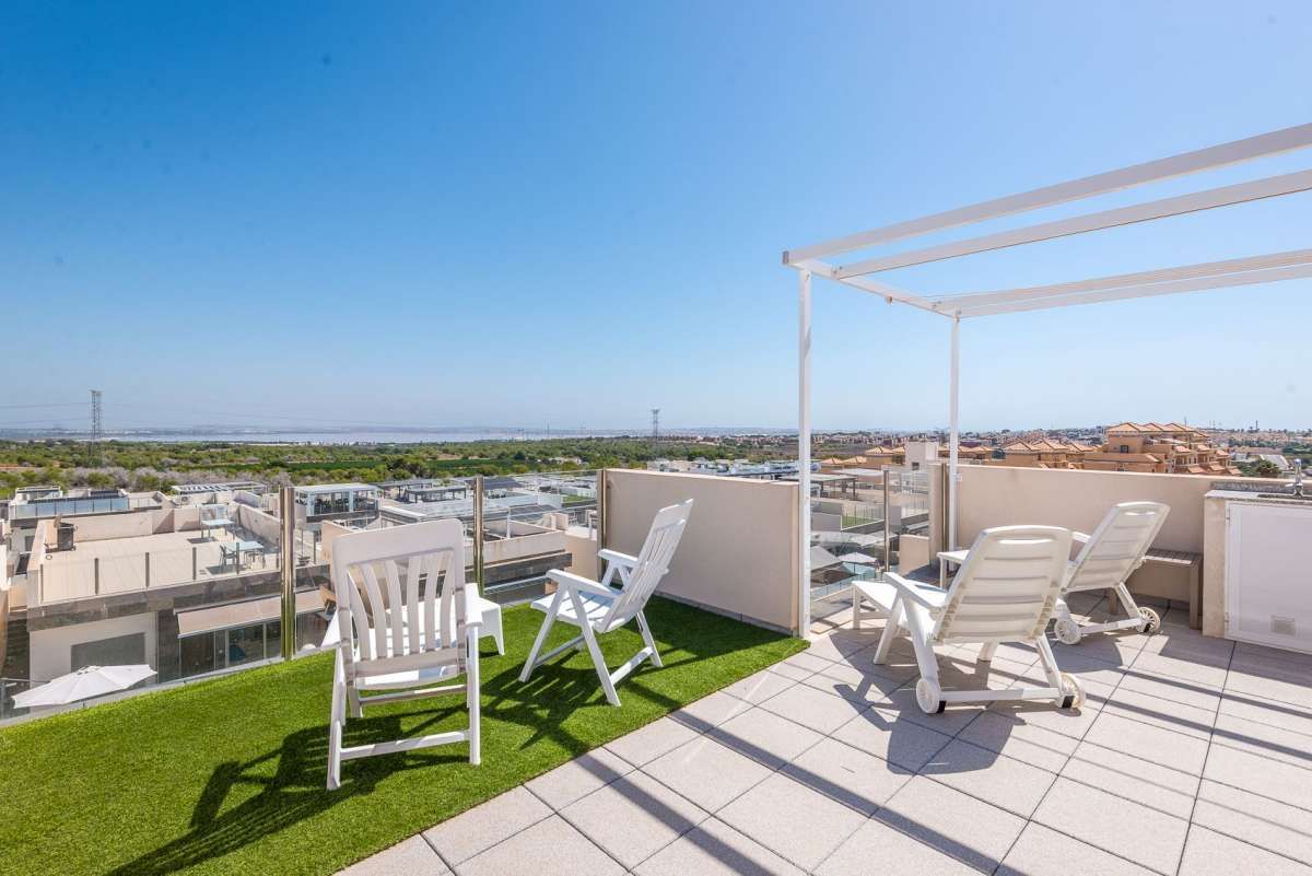 3-Bedroom Villa in Lomas de Cabo Roig, Orihuela Costa - Image 26