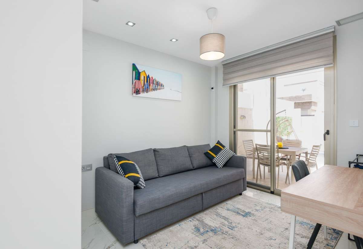 3-Bedroom Villa in Lomas de Cabo Roig, Orihuela Costa - Image 42