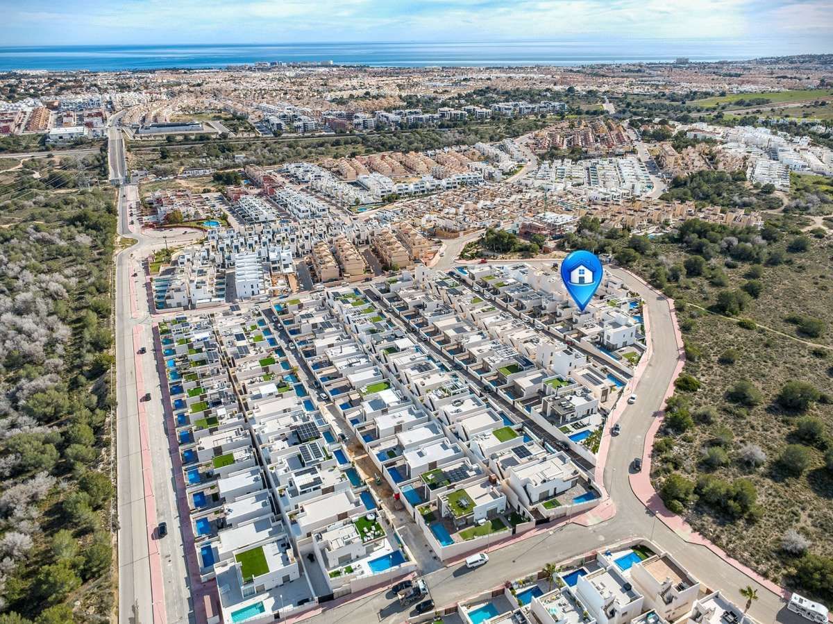 3-Bedroom Villa in Lomas de Cabo Roig, Orihuela Costa - Image 48
