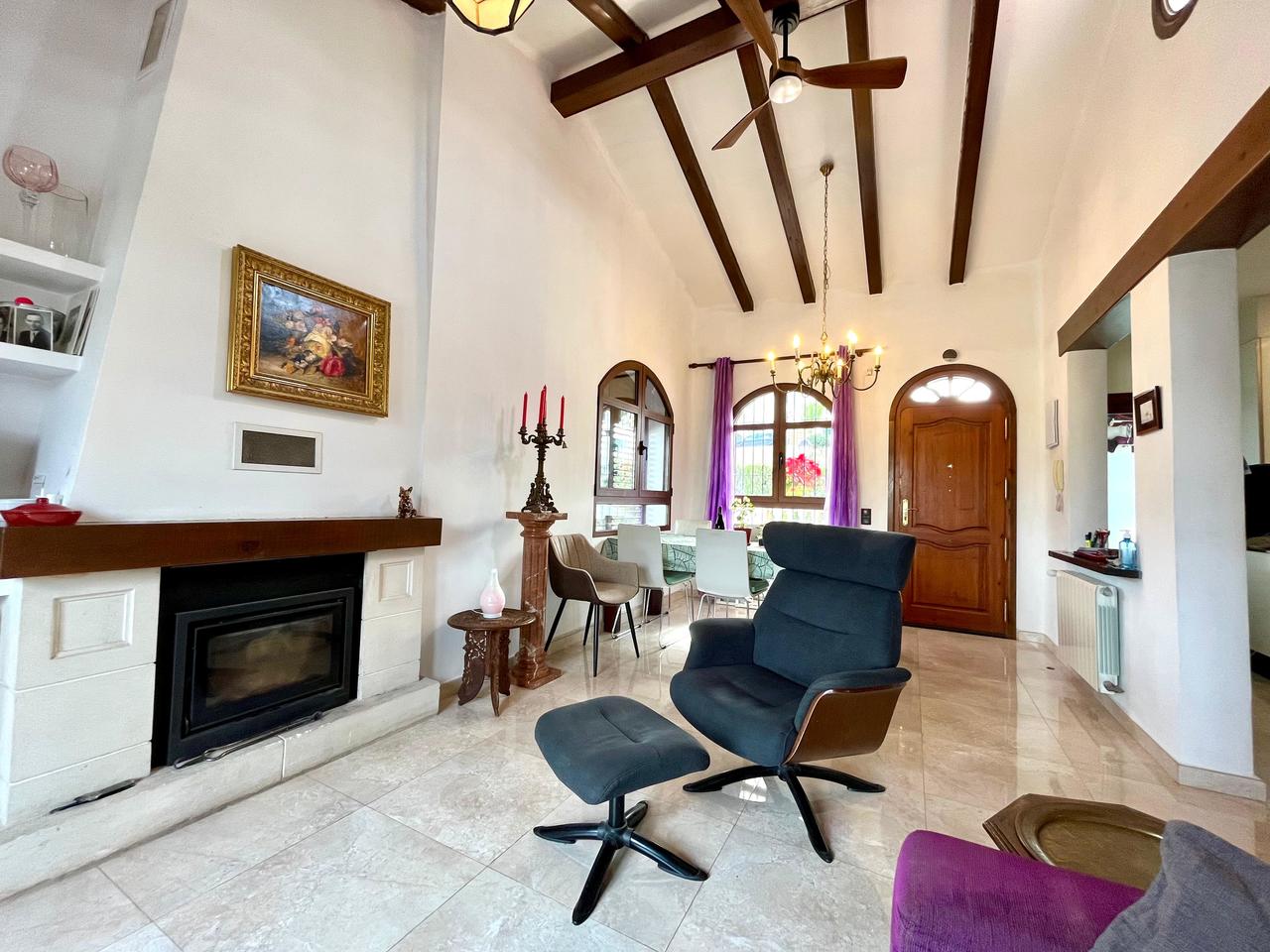 Villa met 4 Slaapkamers in Villamartin, Orihuela Costa - Image 11