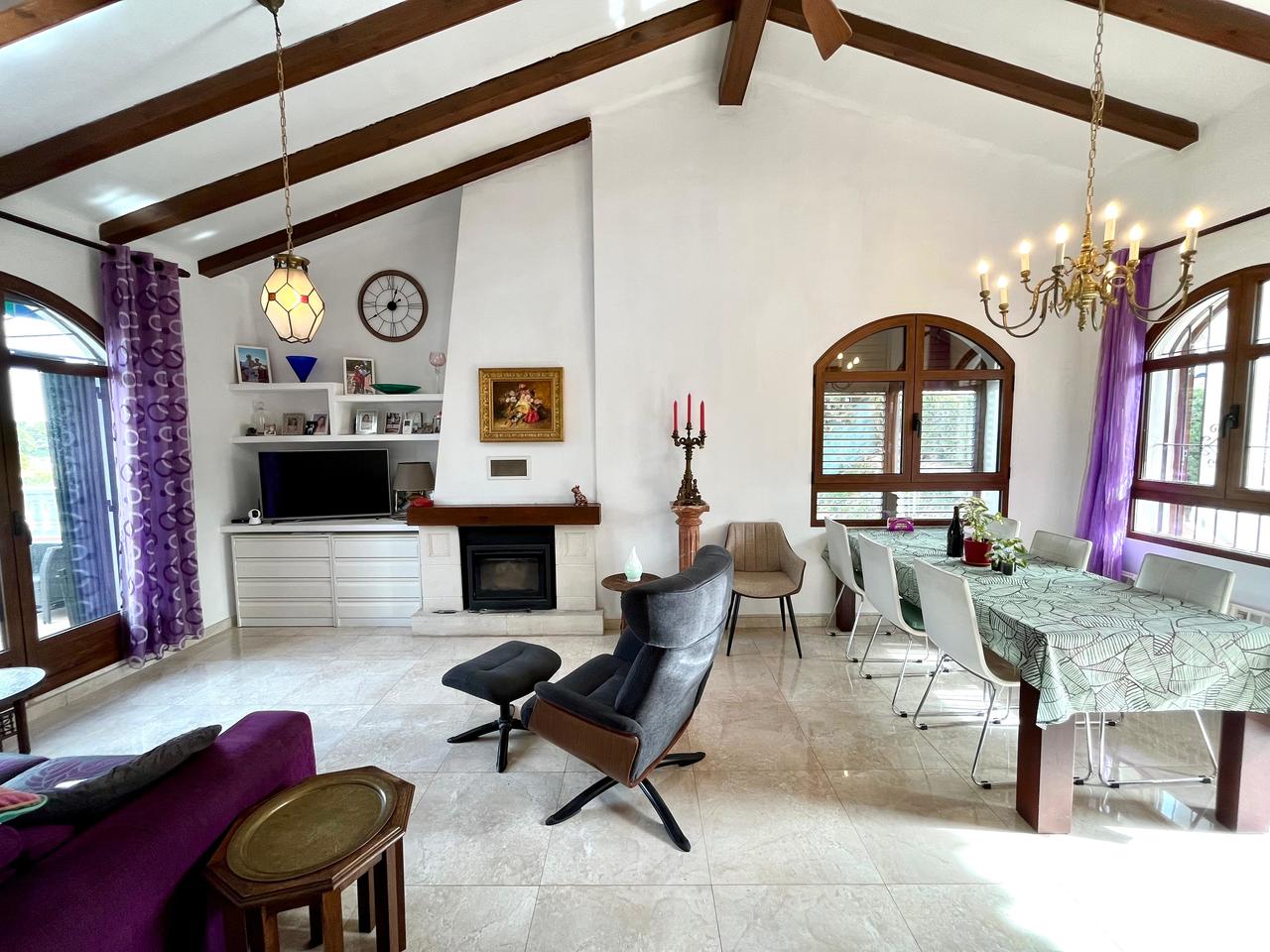 Villa met 4 Slaapkamers in Villamartin, Orihuela Costa - Image 12