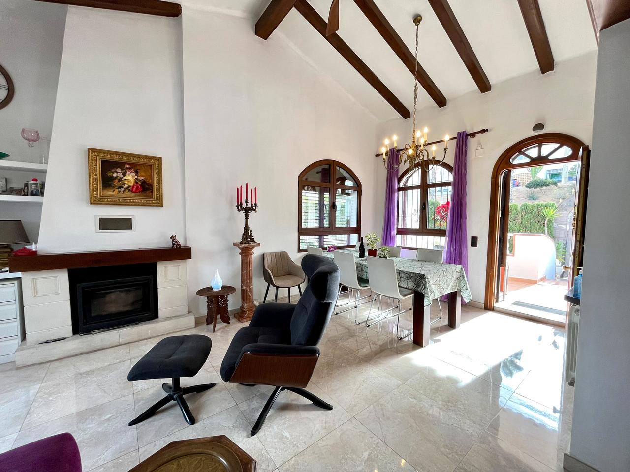 Villa met 4 Slaapkamers in Villamartin, Orihuela Costa - Image 19