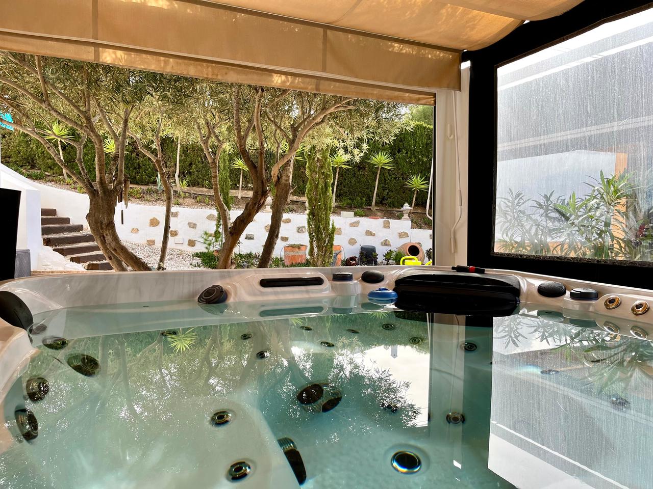 Villa met 4 Slaapkamers in Villamartin, Orihuela Costa - Image 20