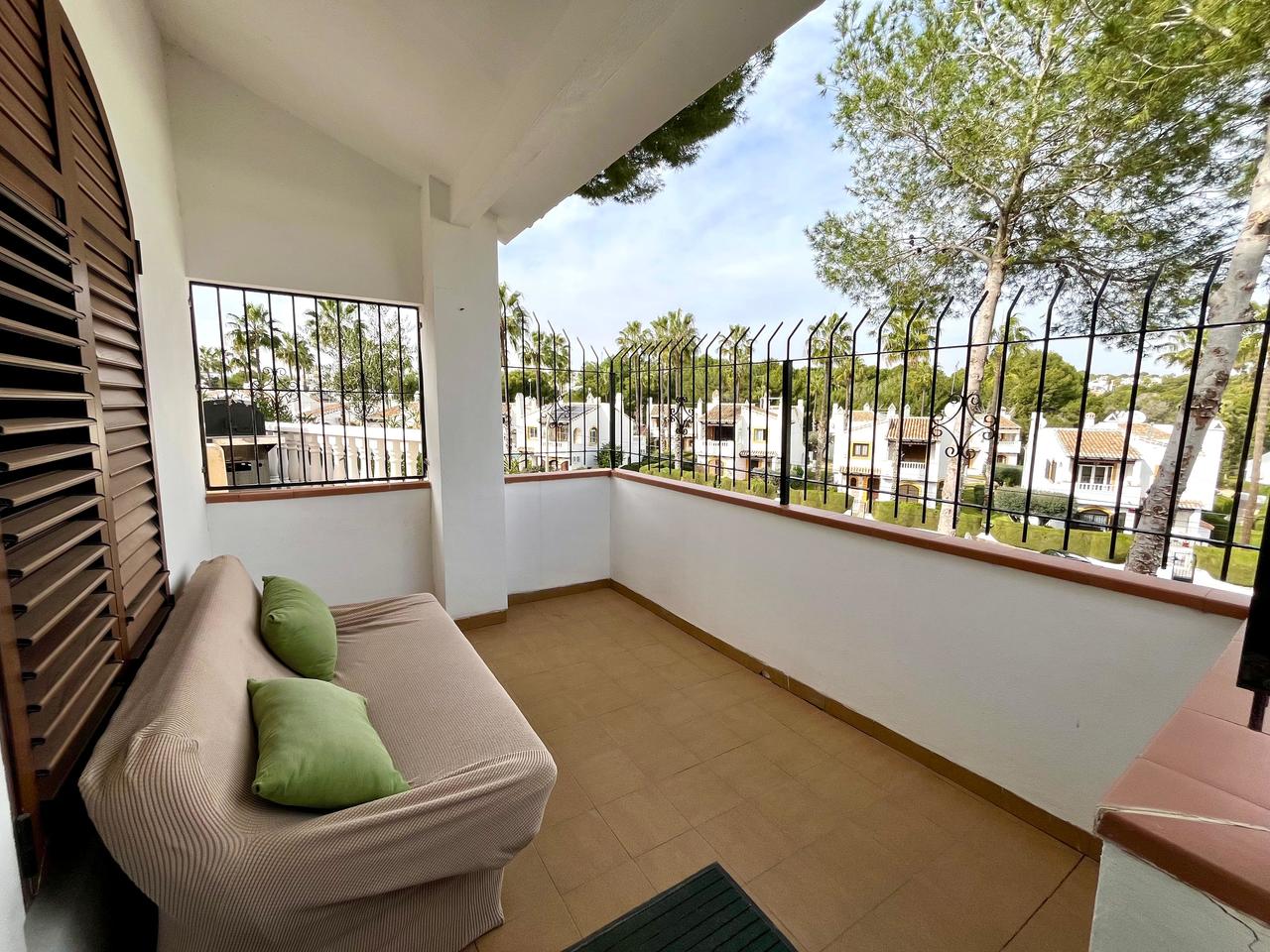 Villa met 4 Slaapkamers in Villamartin, Orihuela Costa - Image 39