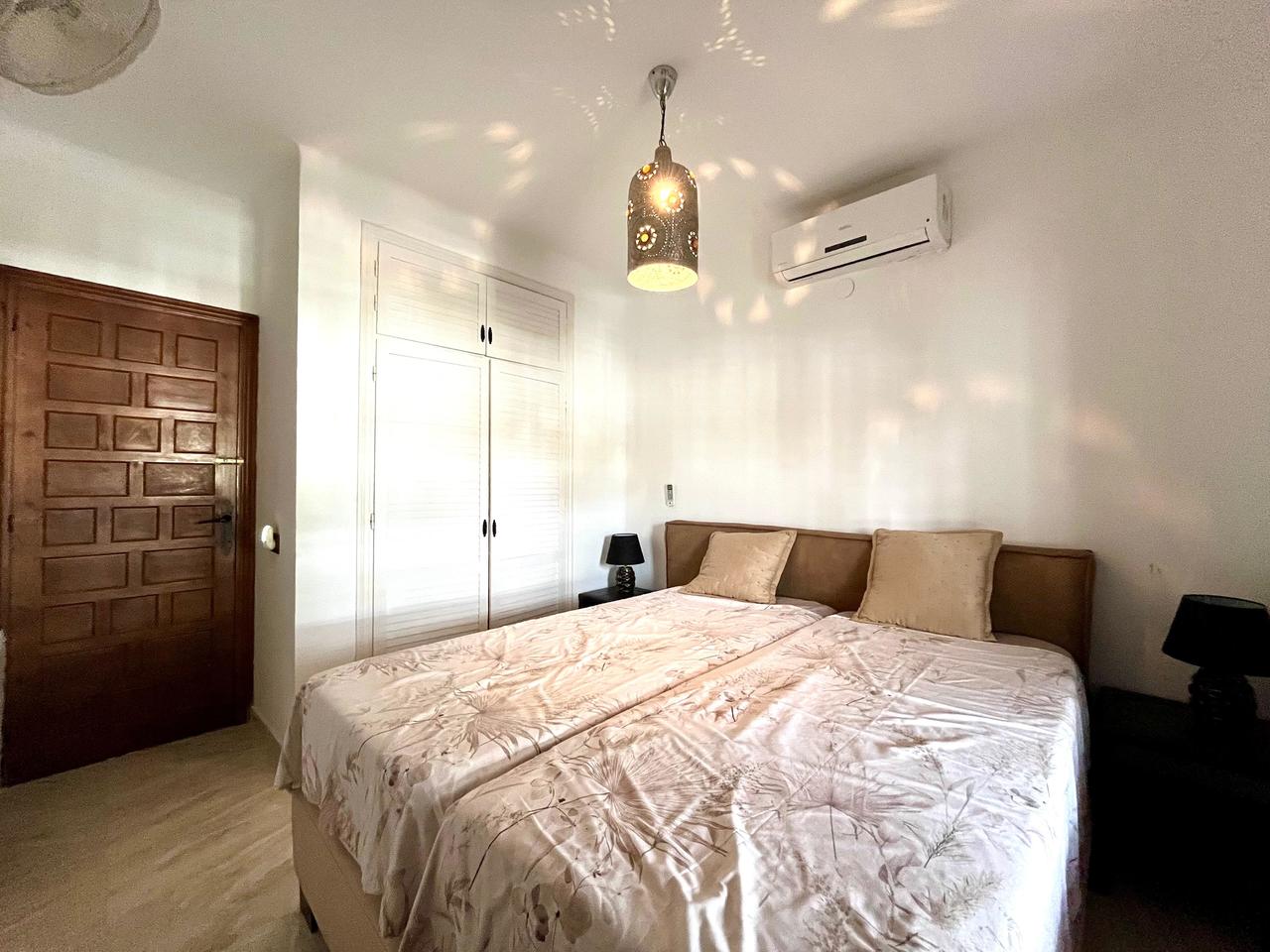 Villa met 4 Slaapkamers in Villamartin, Orihuela Costa - Image 41