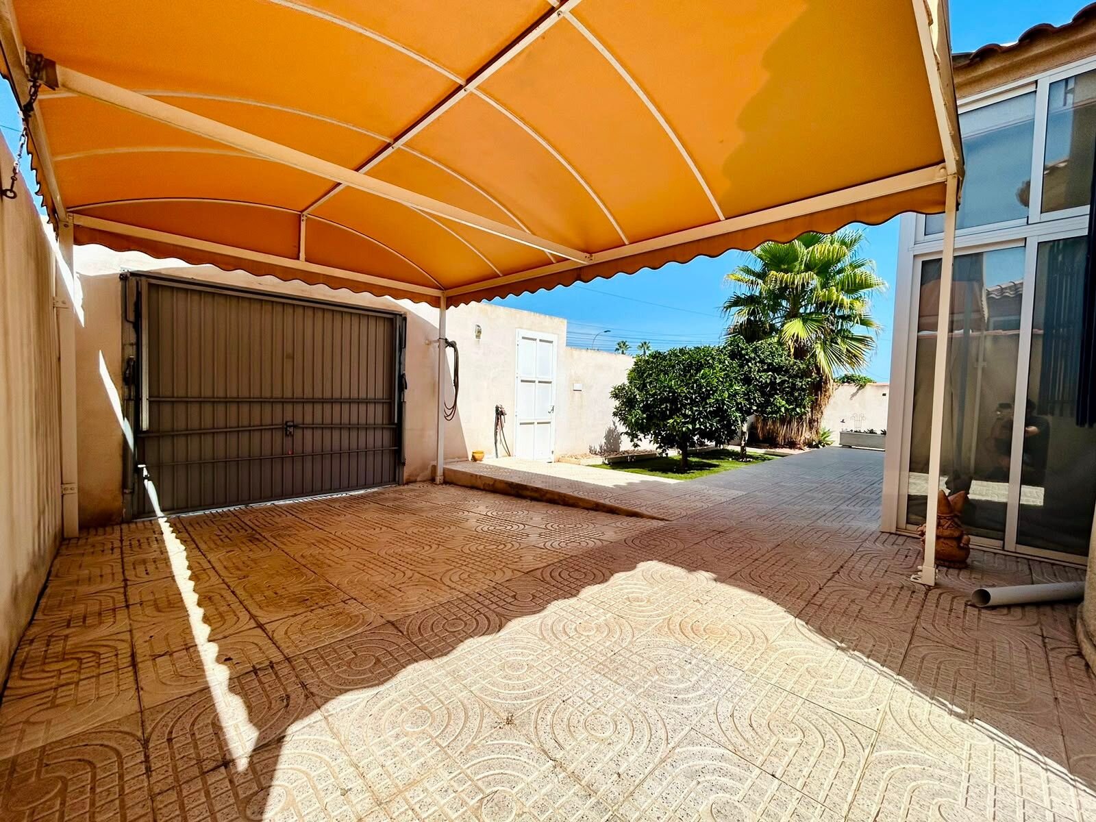 4-Bedroom Villa in San Luis, Torrevieja - Image 12