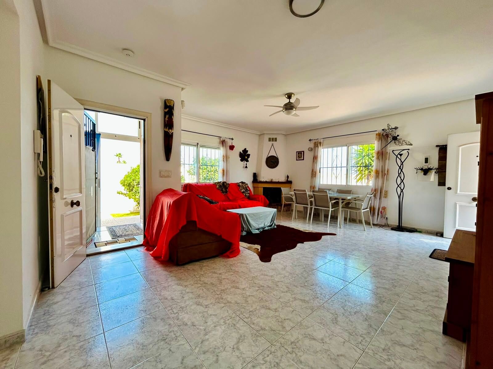 4-Bedroom Villa in San Luis, Torrevieja - Image 38