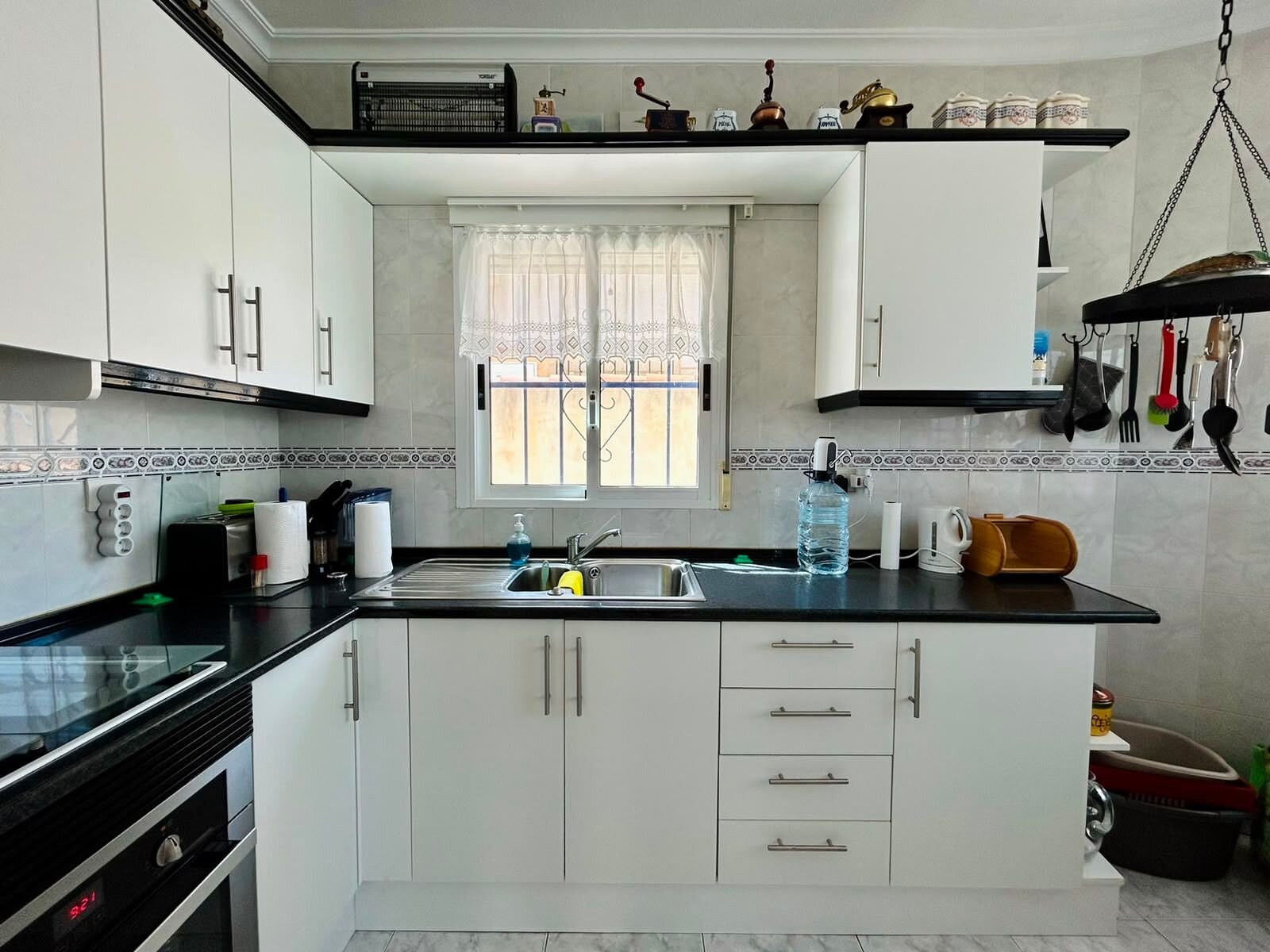 4-Bedroom Villa in San Luis, Torrevieja - Image 46