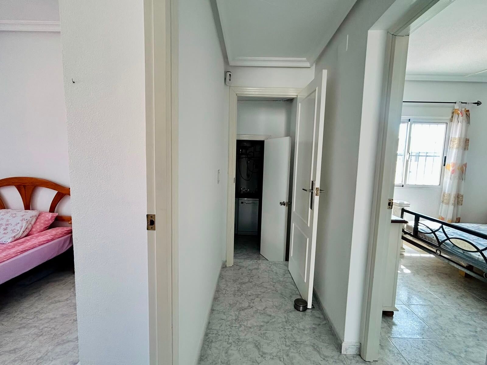 4-Bedroom Villa in San Luis, Torrevieja - Image 49