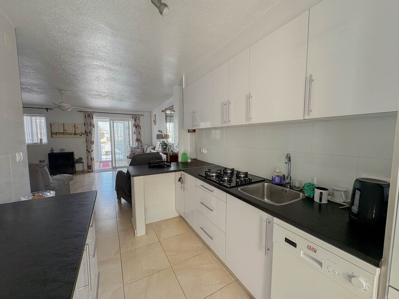 3-Bedroom House in Centro, Torrevieja - Image 11