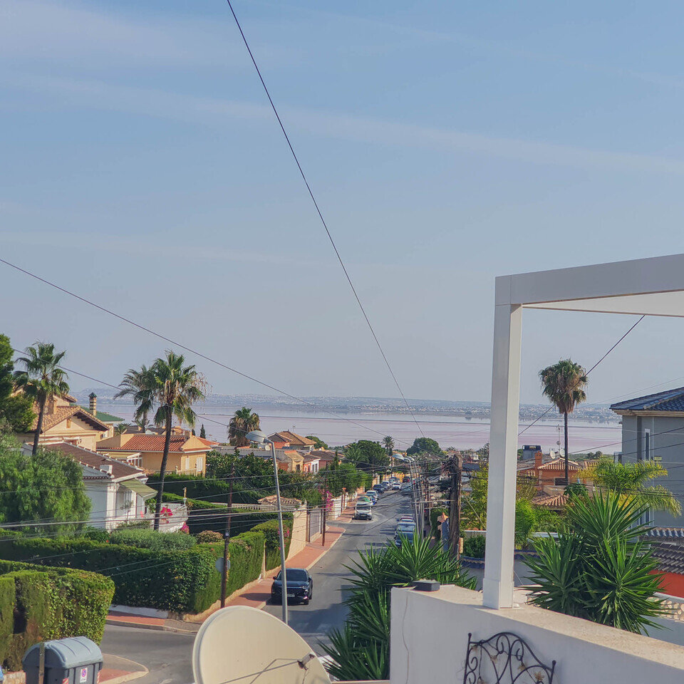 3-Bedroom House in Centro, Torrevieja - Image 2