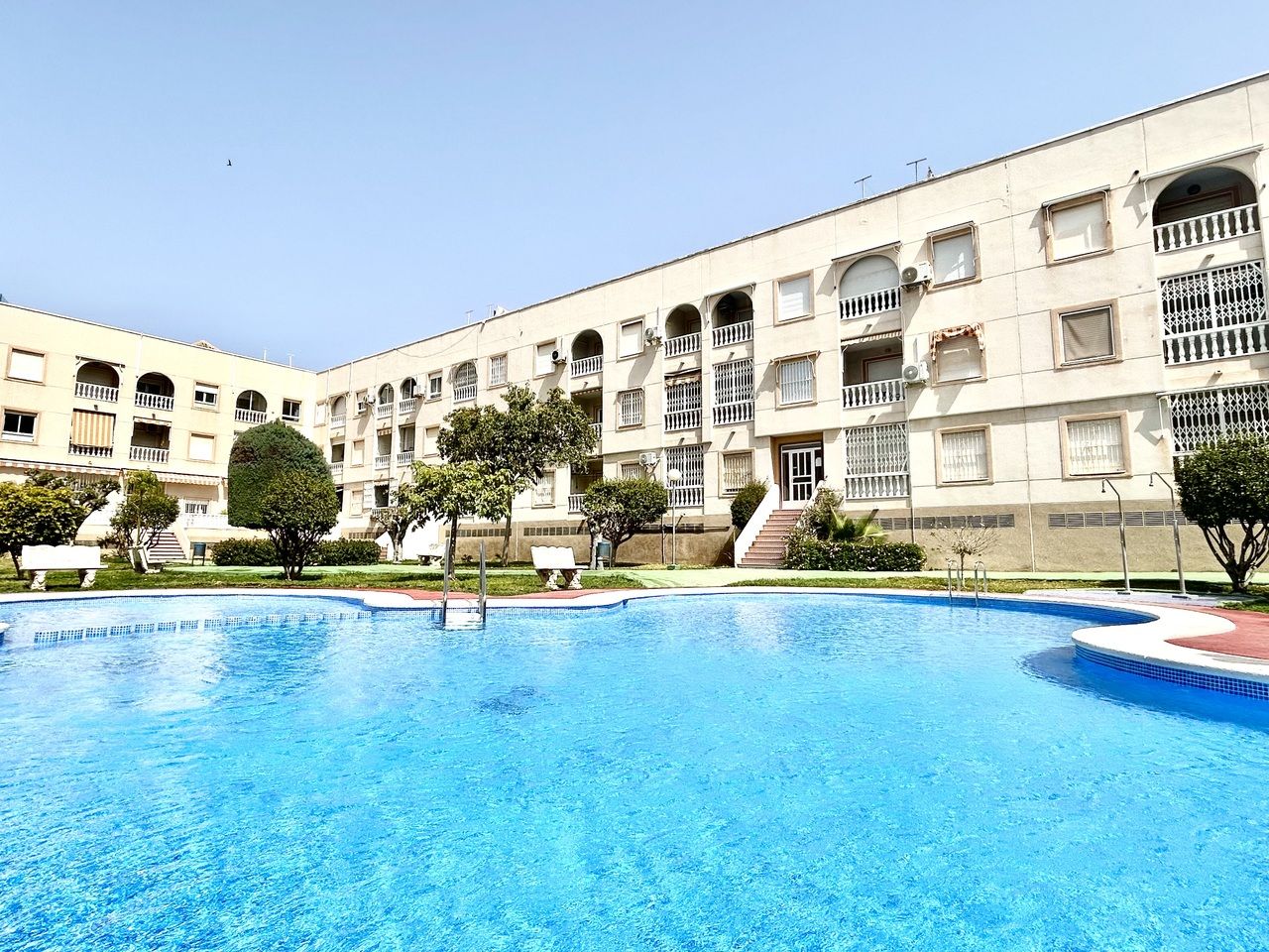 2-Bedroom Apartment in Centro, Torrevieja - Image 2