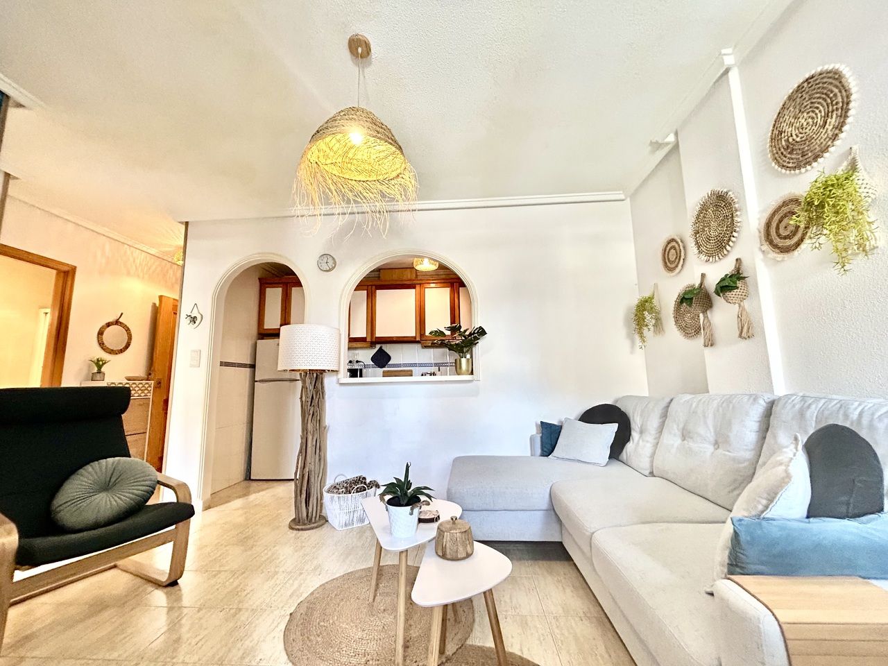 2-Bedroom Apartment in Centro, Torrevieja - Image 3