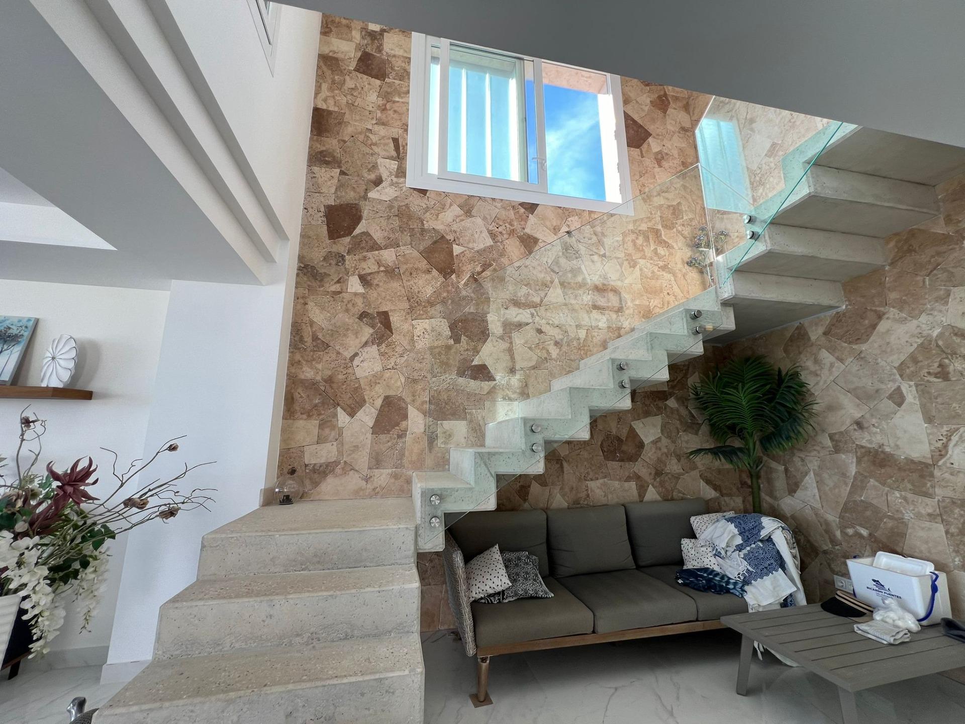 5-Bedroom Villa in Torrevieja - Image 17