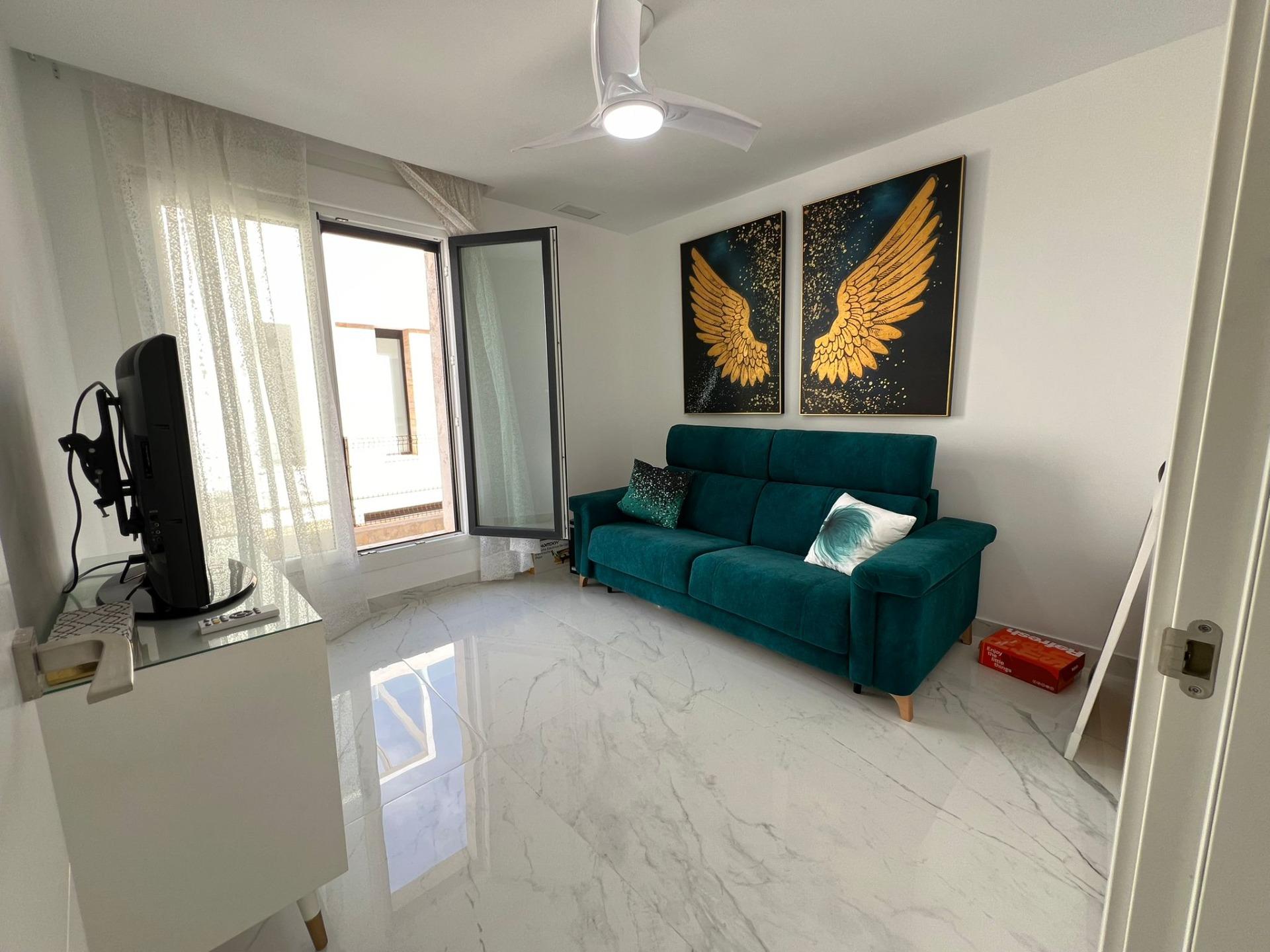 5-Bedroom Villa in Torrevieja - Image 18